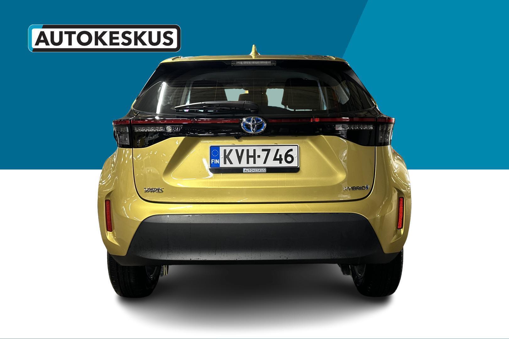 TOYOTA Yaris Cross 6
