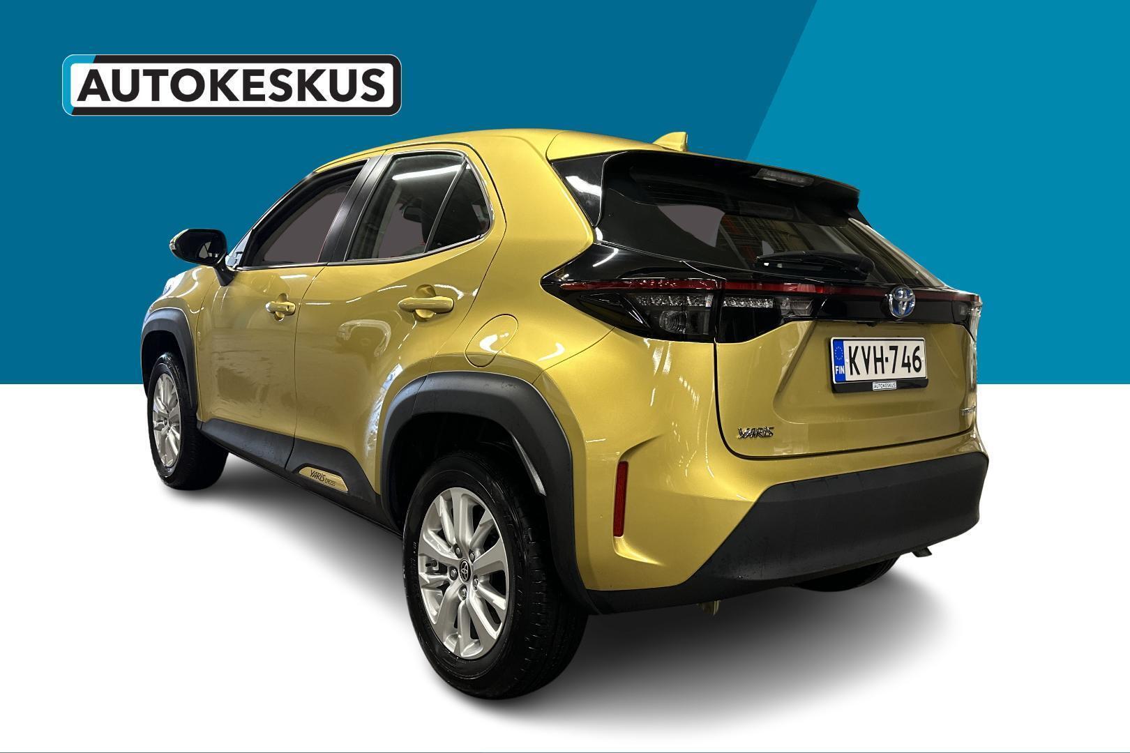 TOYOTA Yaris Cross 7