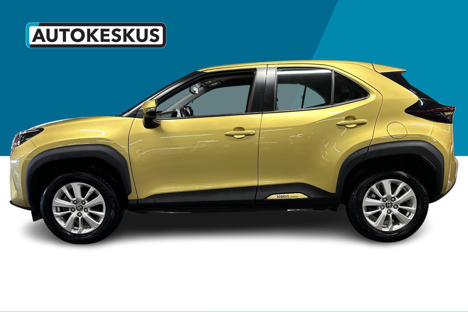 TOYOTA Yaris Cross 8