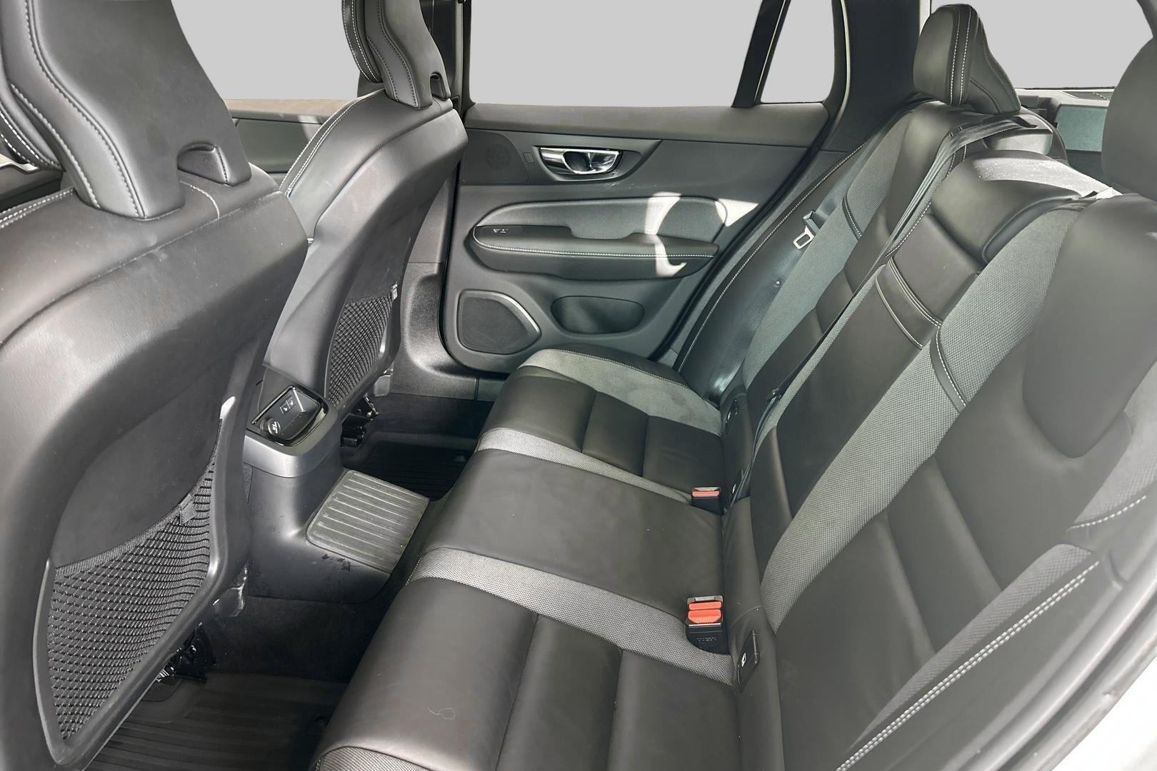 VOLVO V60 2019