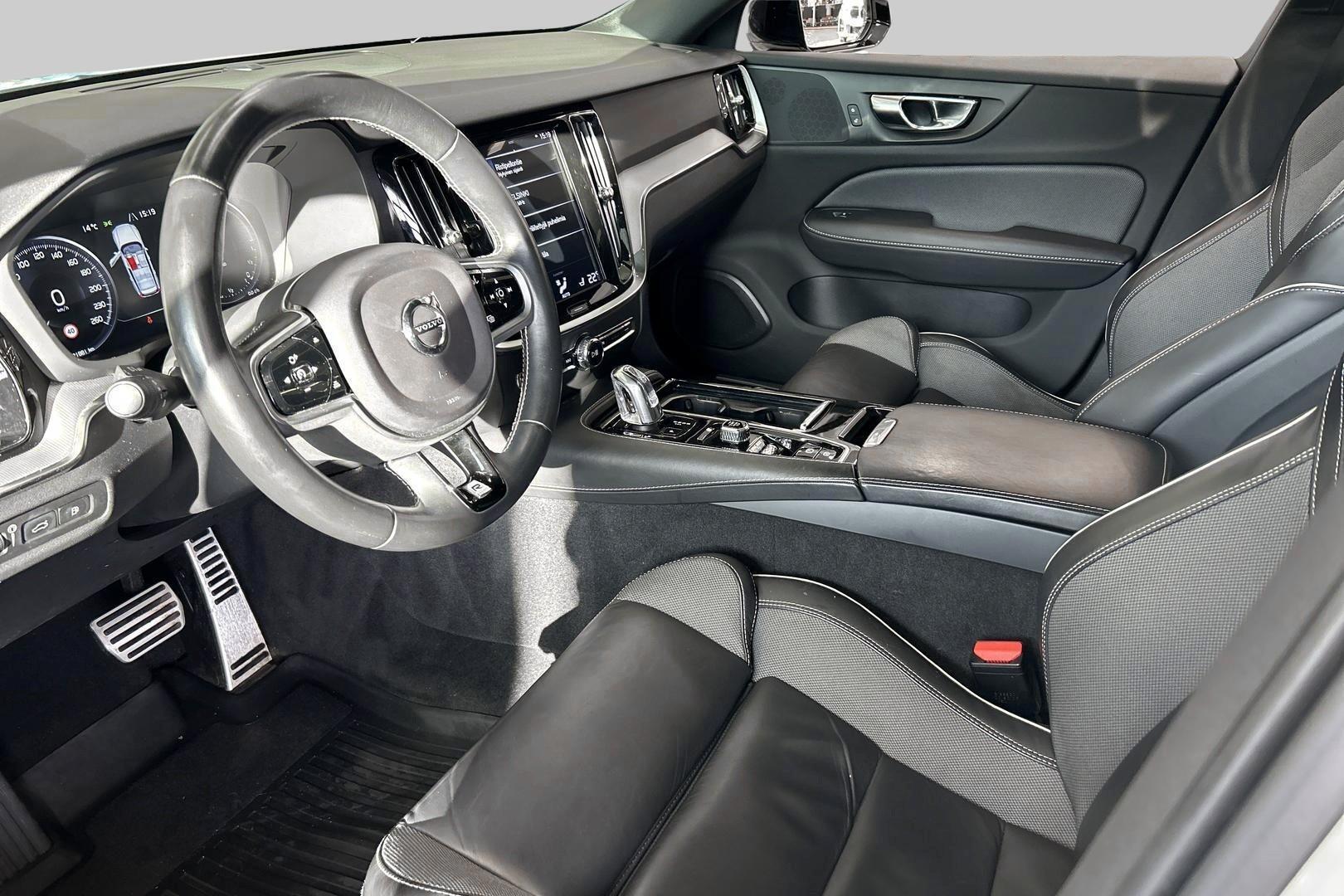 VOLVO V60 2019