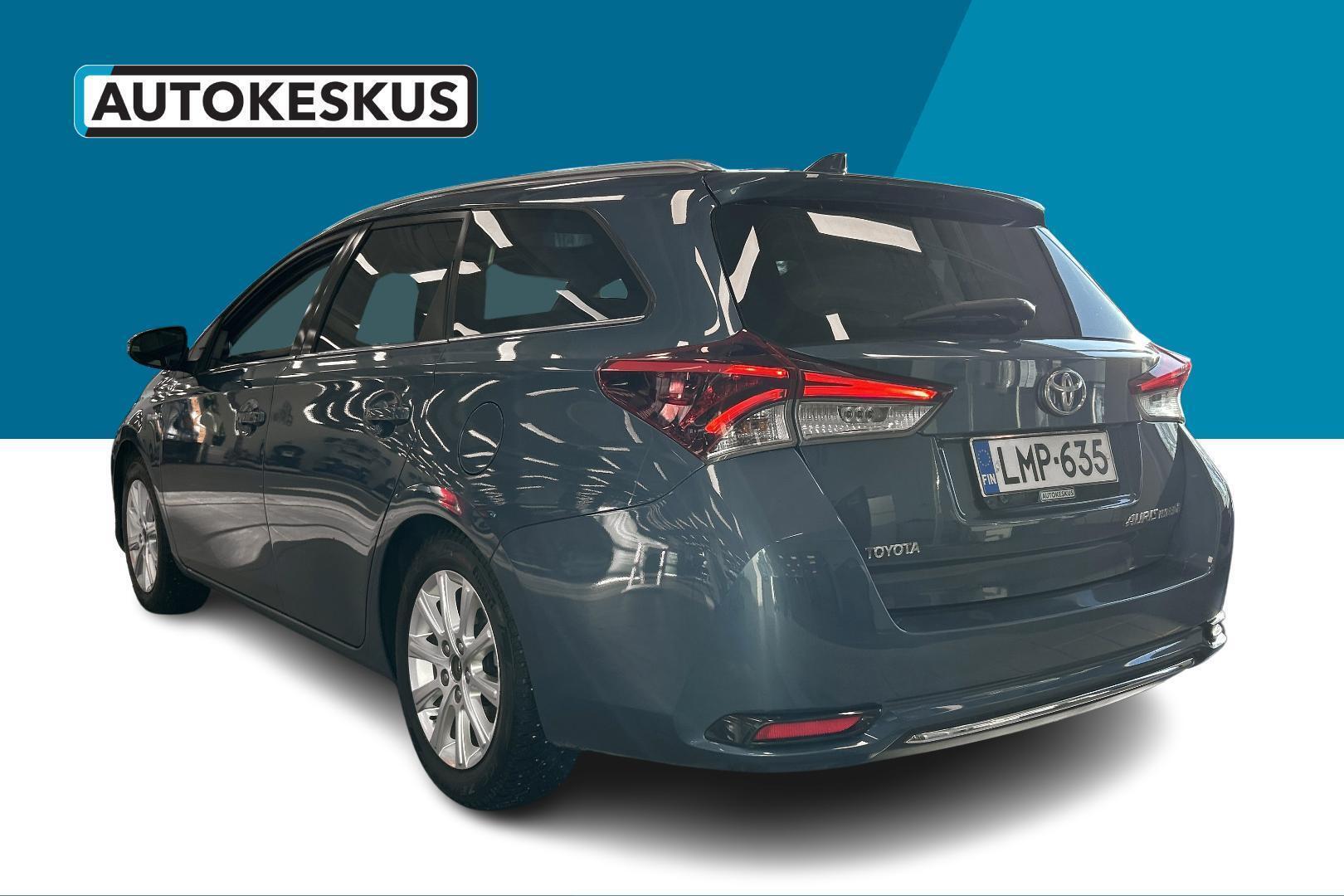 TOYOTA Auris 2016
