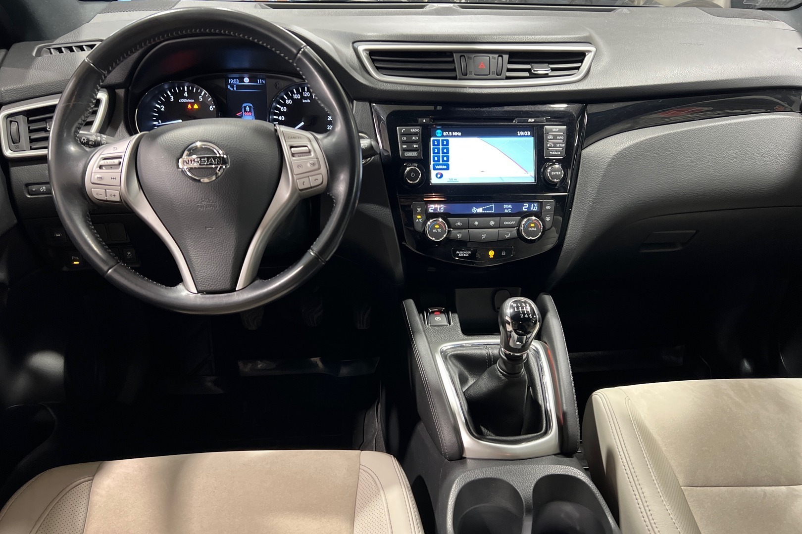 NISSAN Qashqai 2016