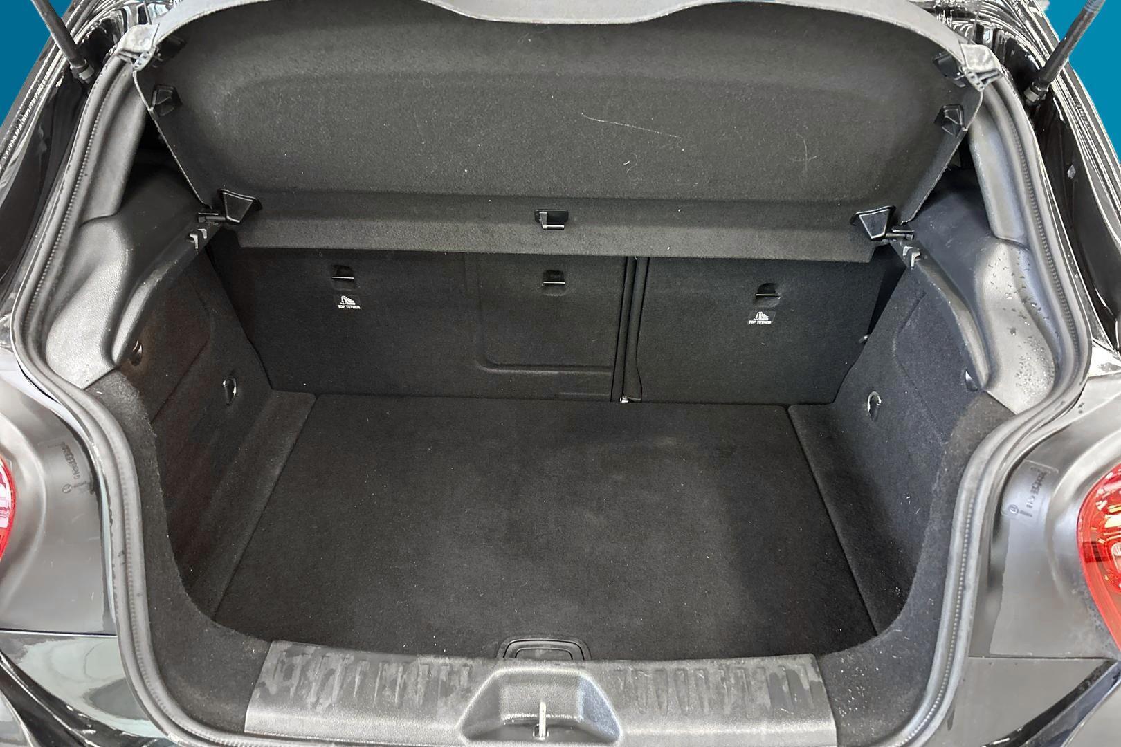 MERCEDES-BENZ A 2016