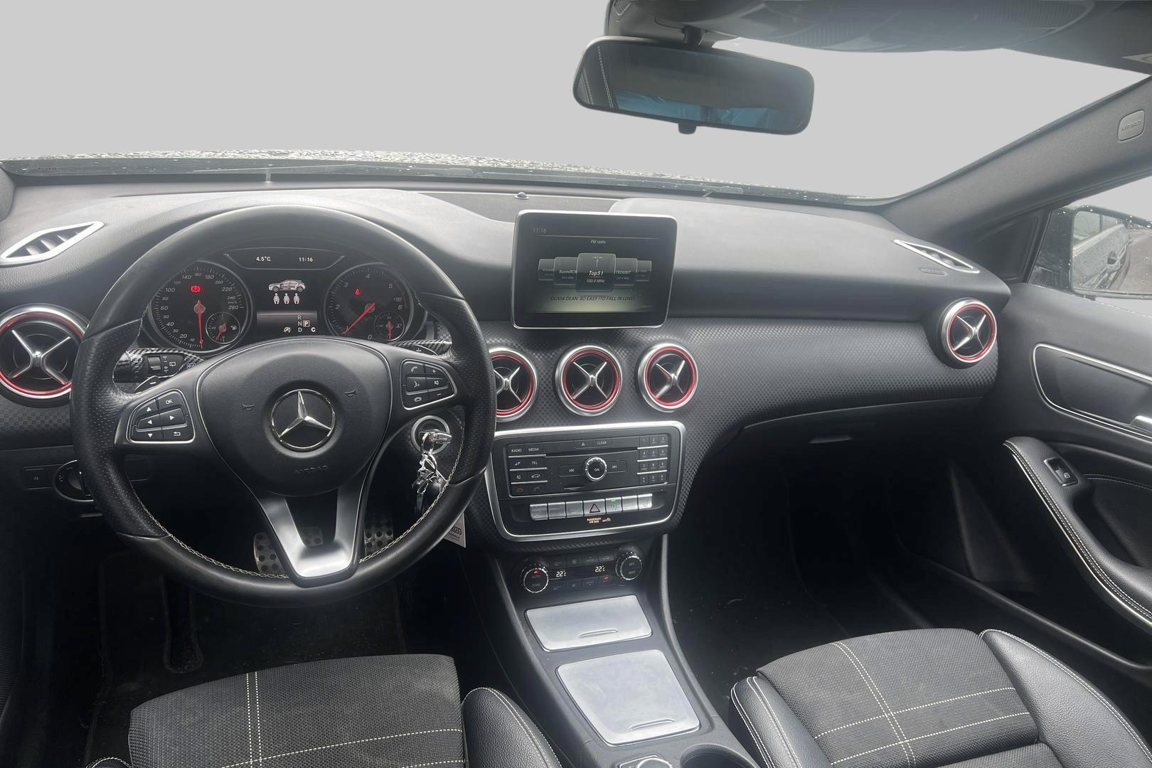 MERCEDES-BENZ A 2016