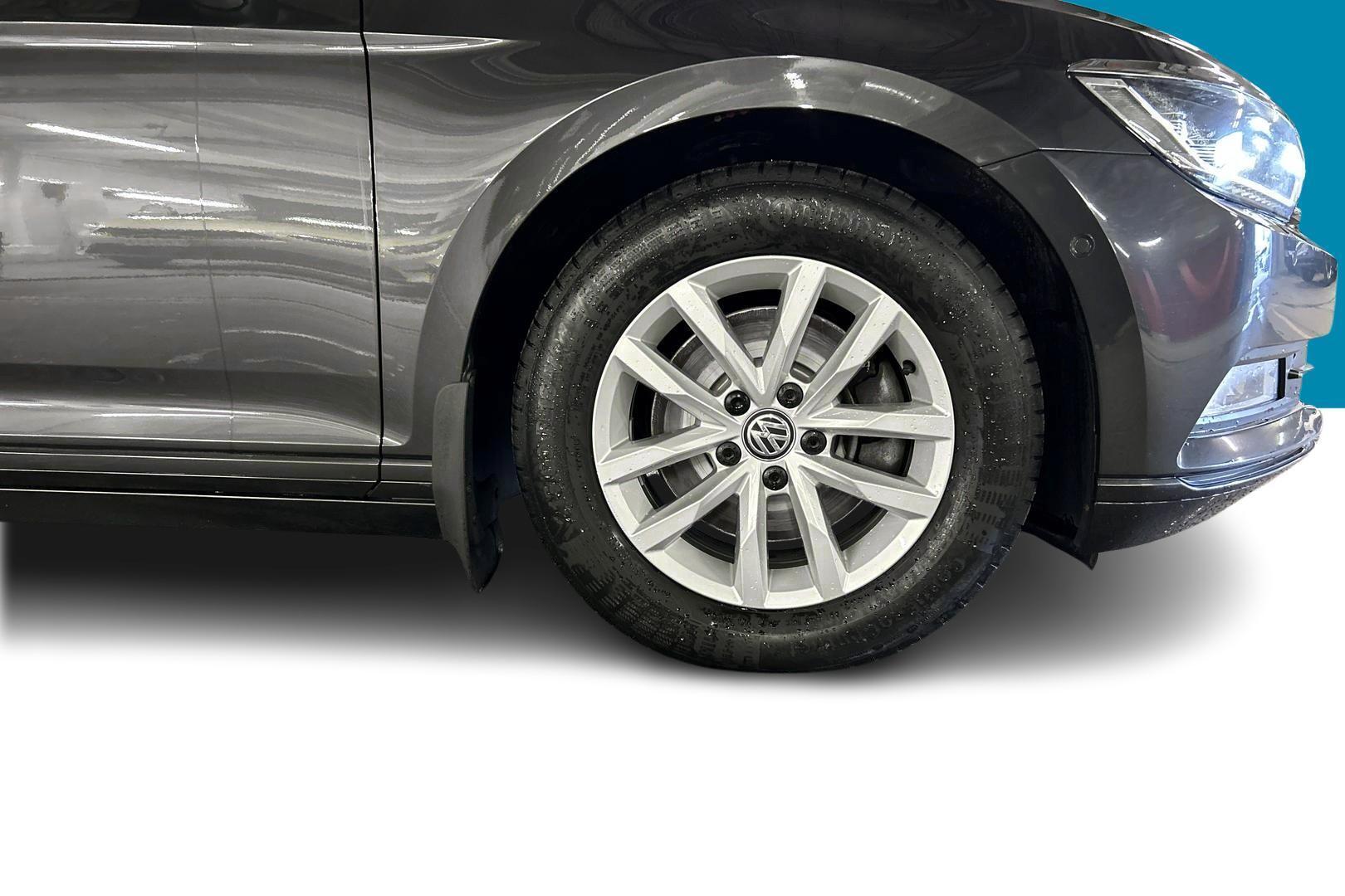 VOLKSWAGEN Passat 13