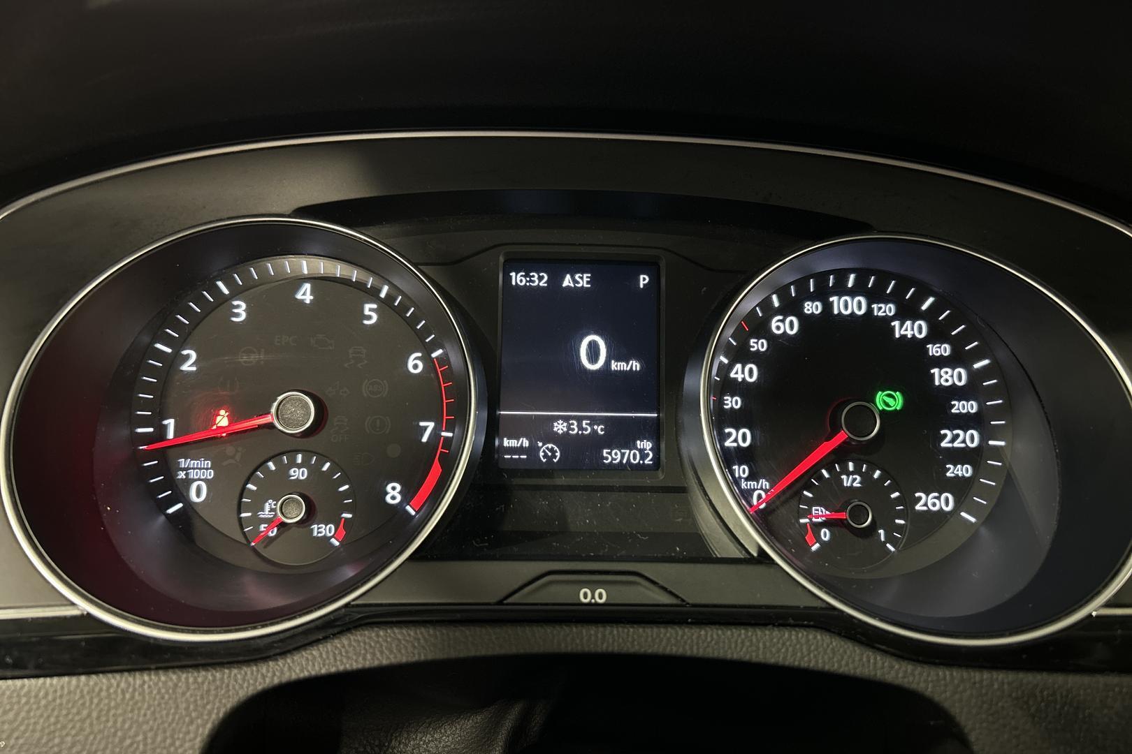 VOLKSWAGEN Passat 14