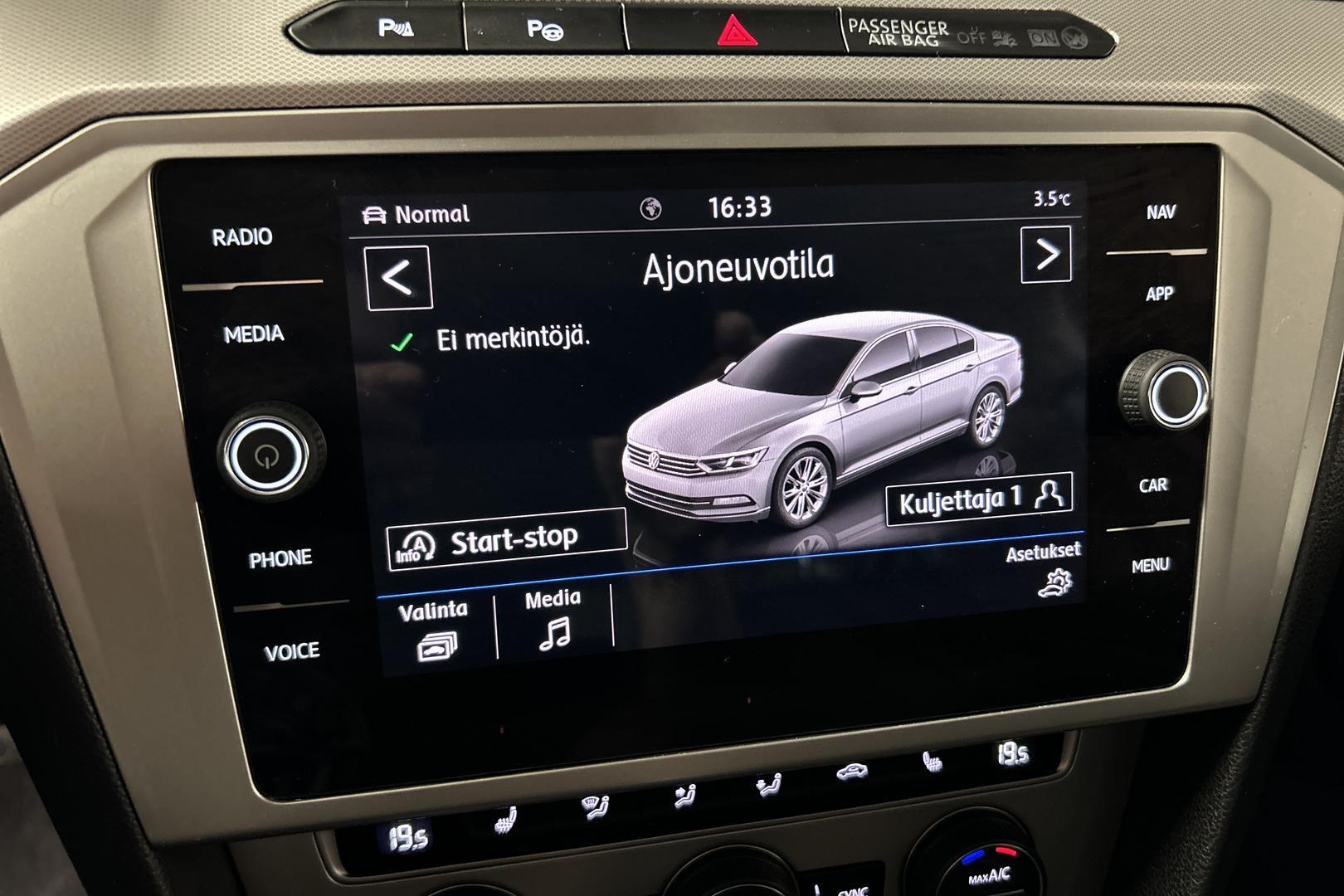 VOLKSWAGEN Passat 17
