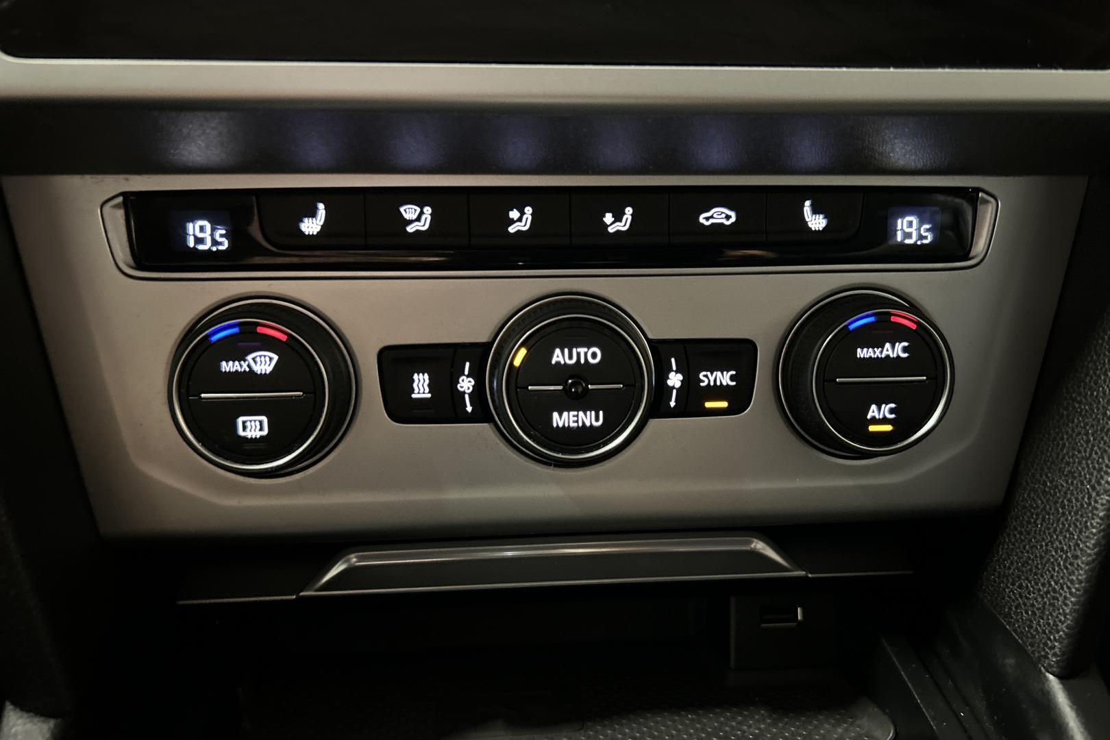 VOLKSWAGEN Passat 21