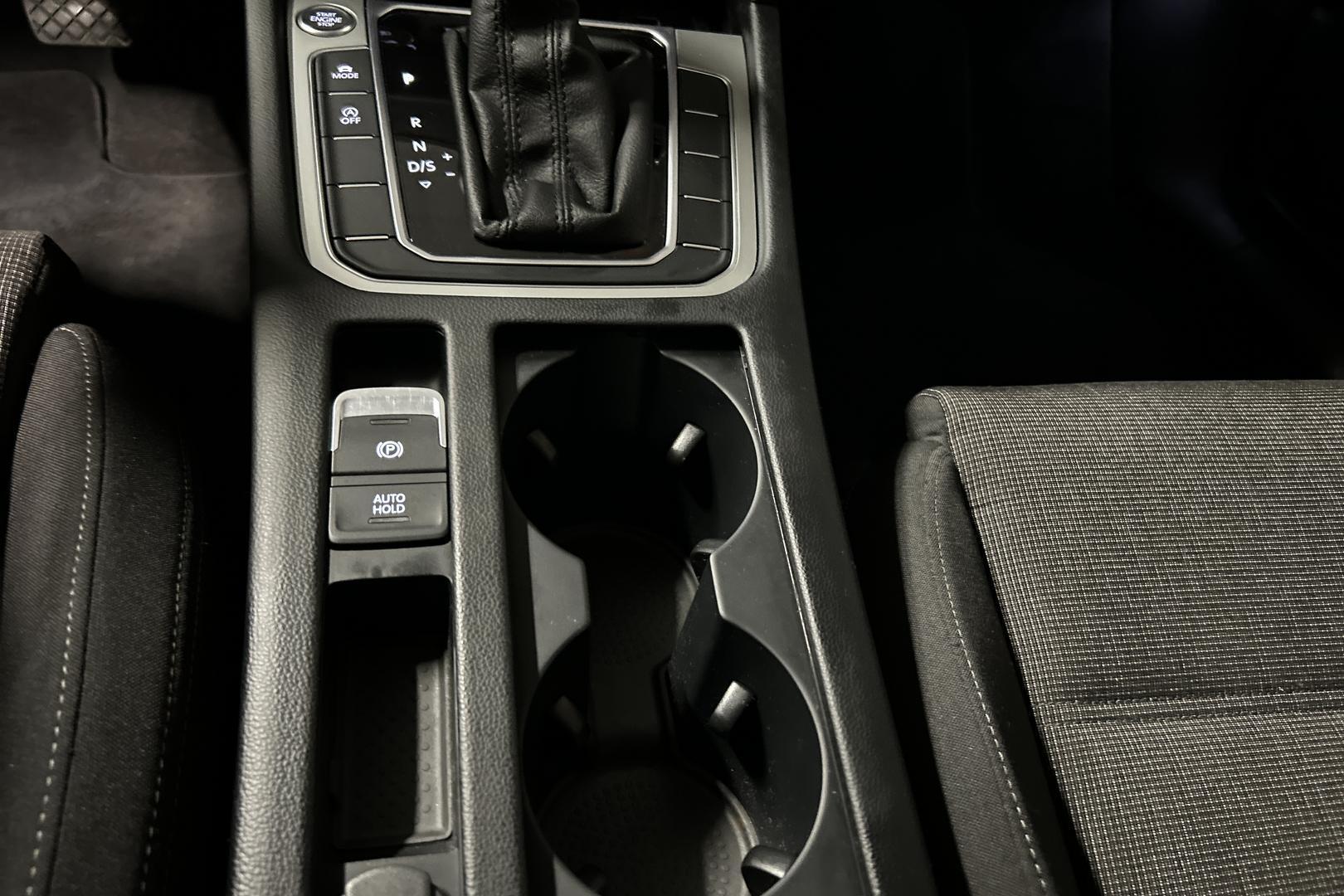 VOLKSWAGEN Passat 23