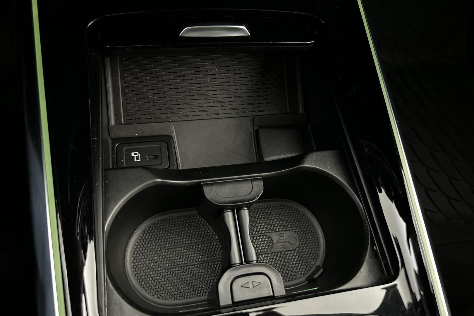 MERCEDES-BENZ EQA 2024