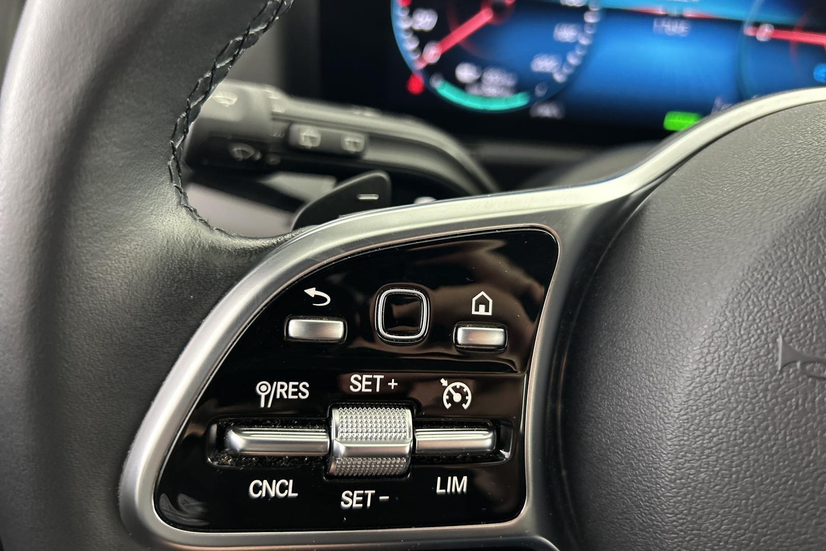 MERCEDES-BENZ EQA 2024