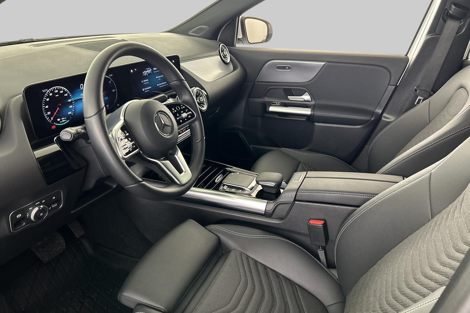 MERCEDES-BENZ EQA 2024