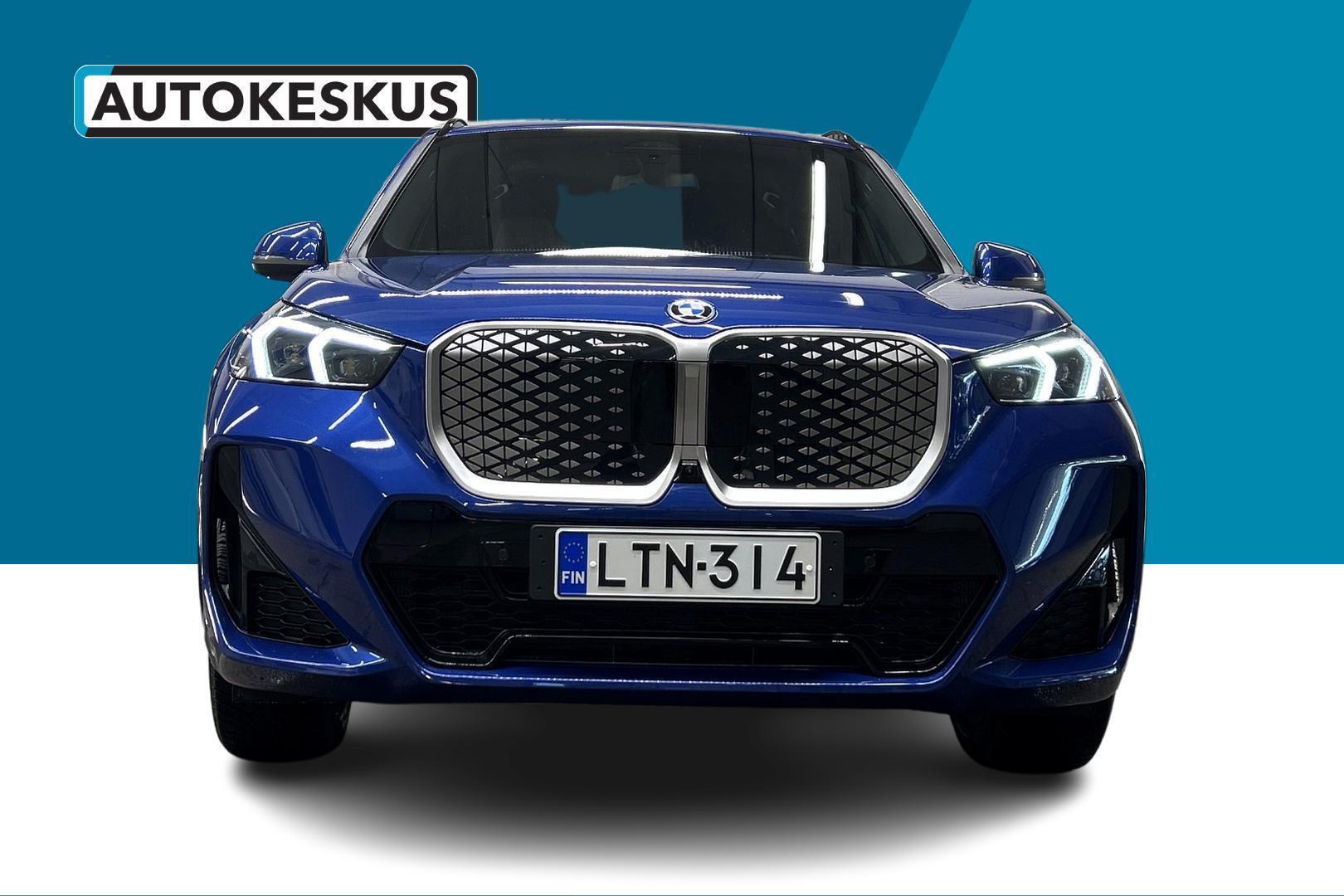 BMW iX1 2025