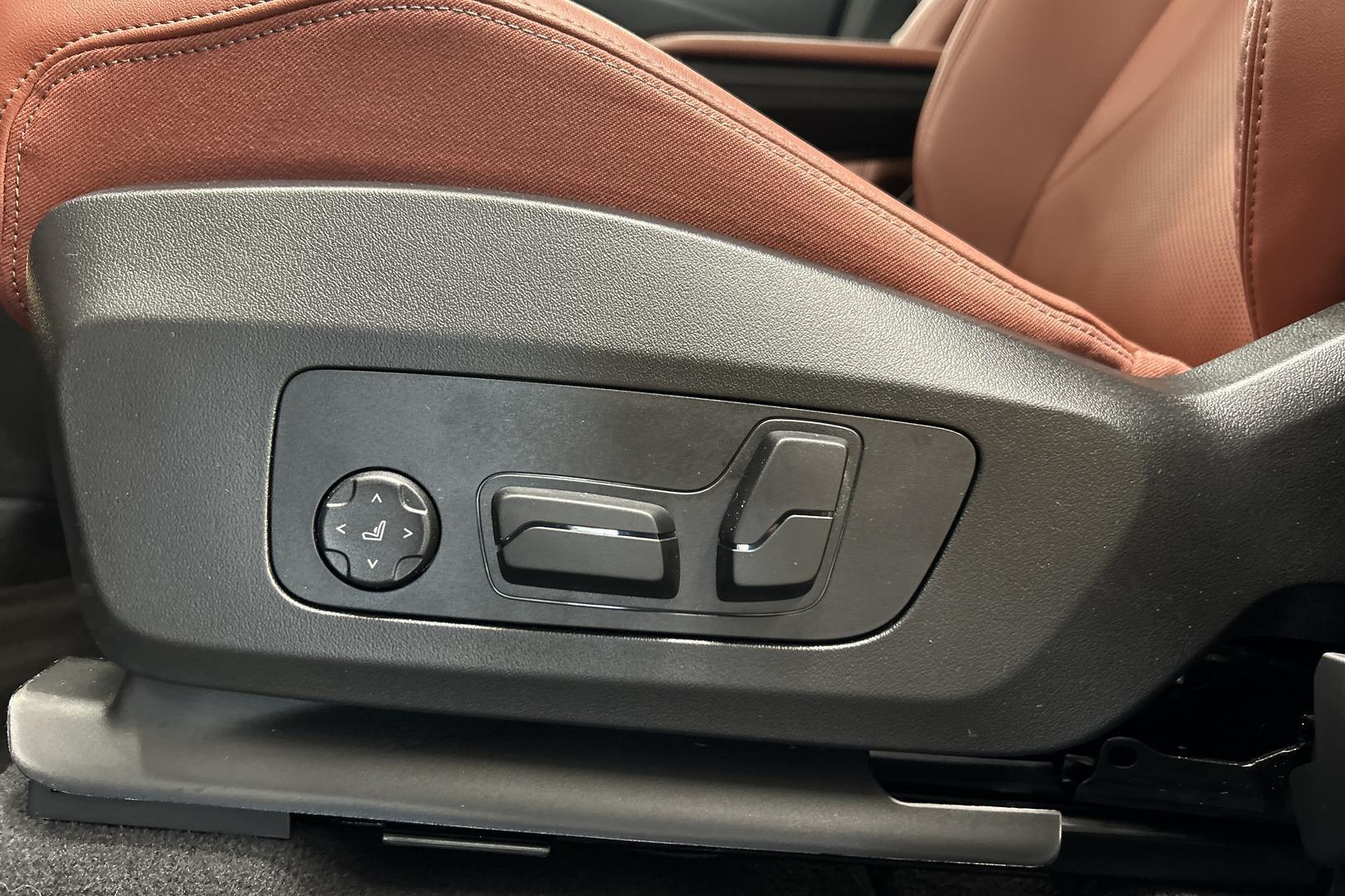 BMW iX1 2025