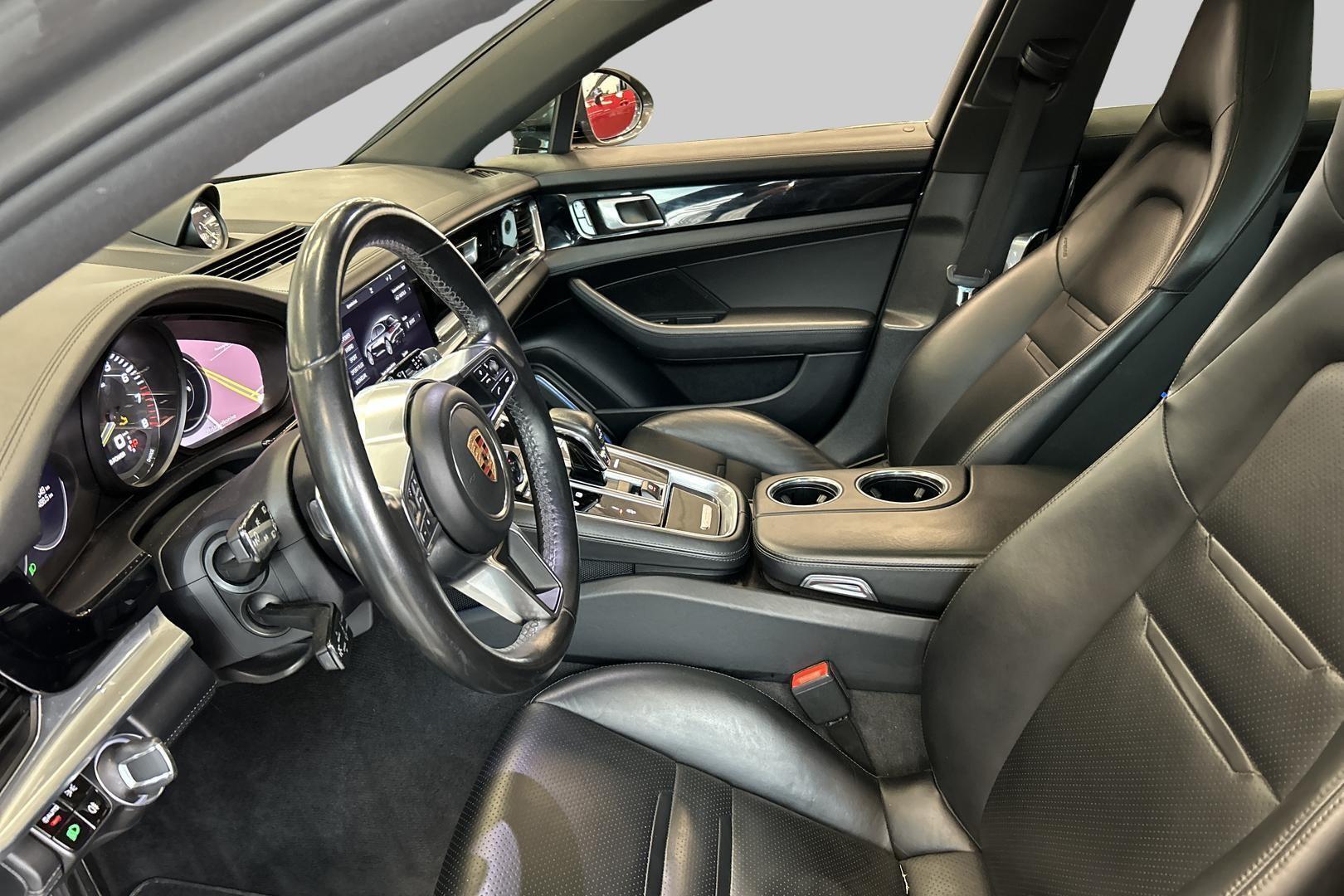 PORSCHE Panamera 2018