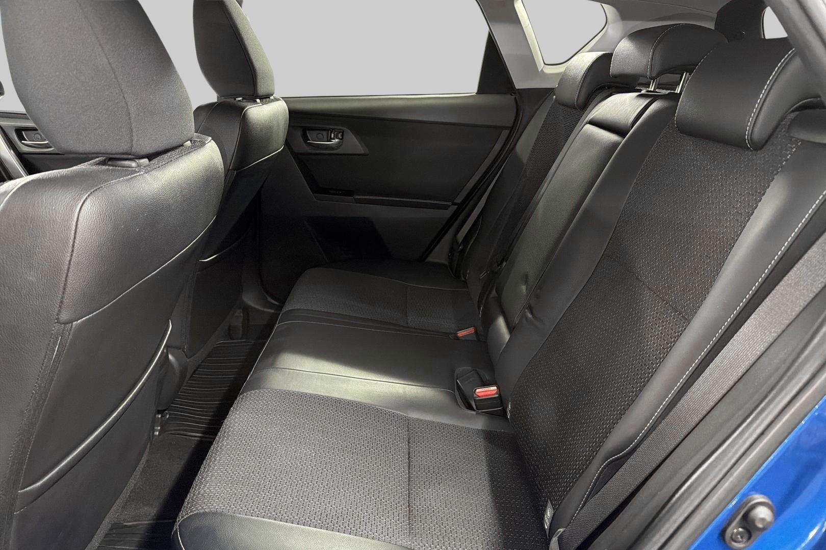 TOYOTA Auris 2013