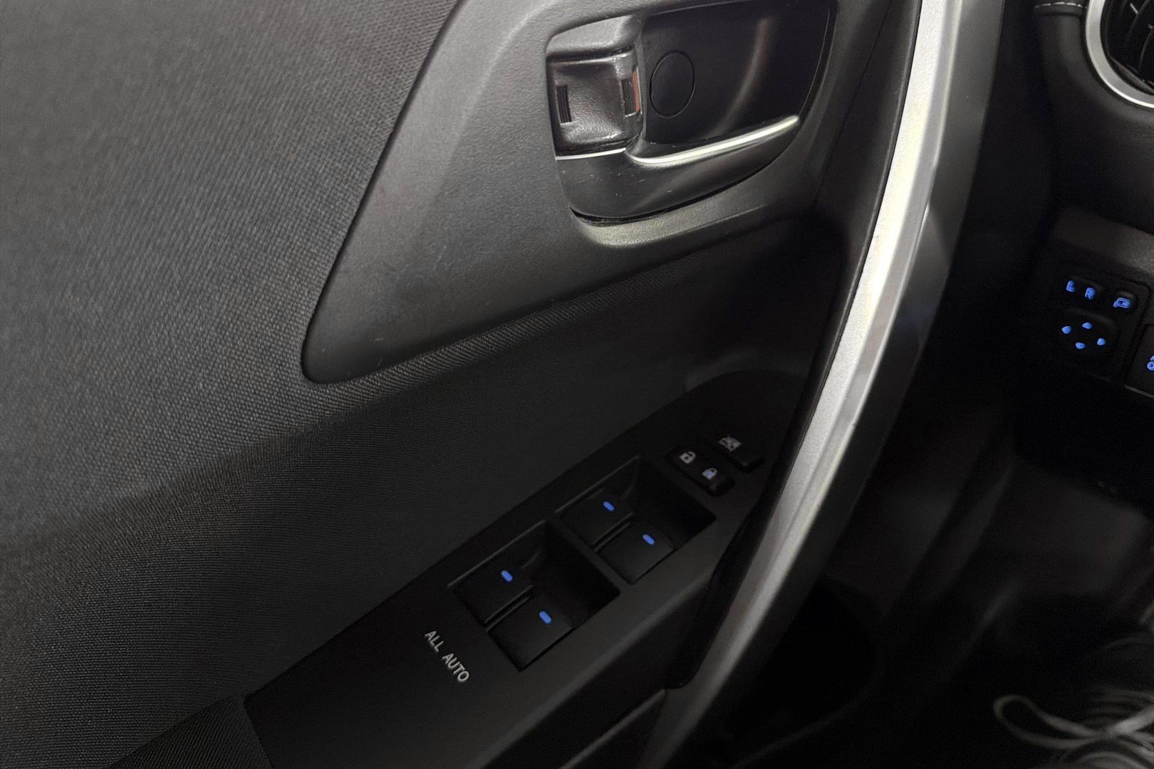 TOYOTA Auris 2013