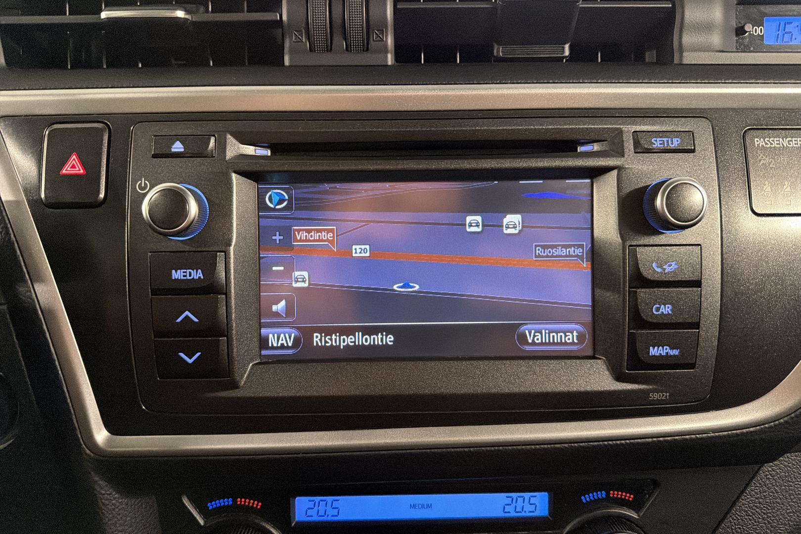 TOYOTA Auris 2013