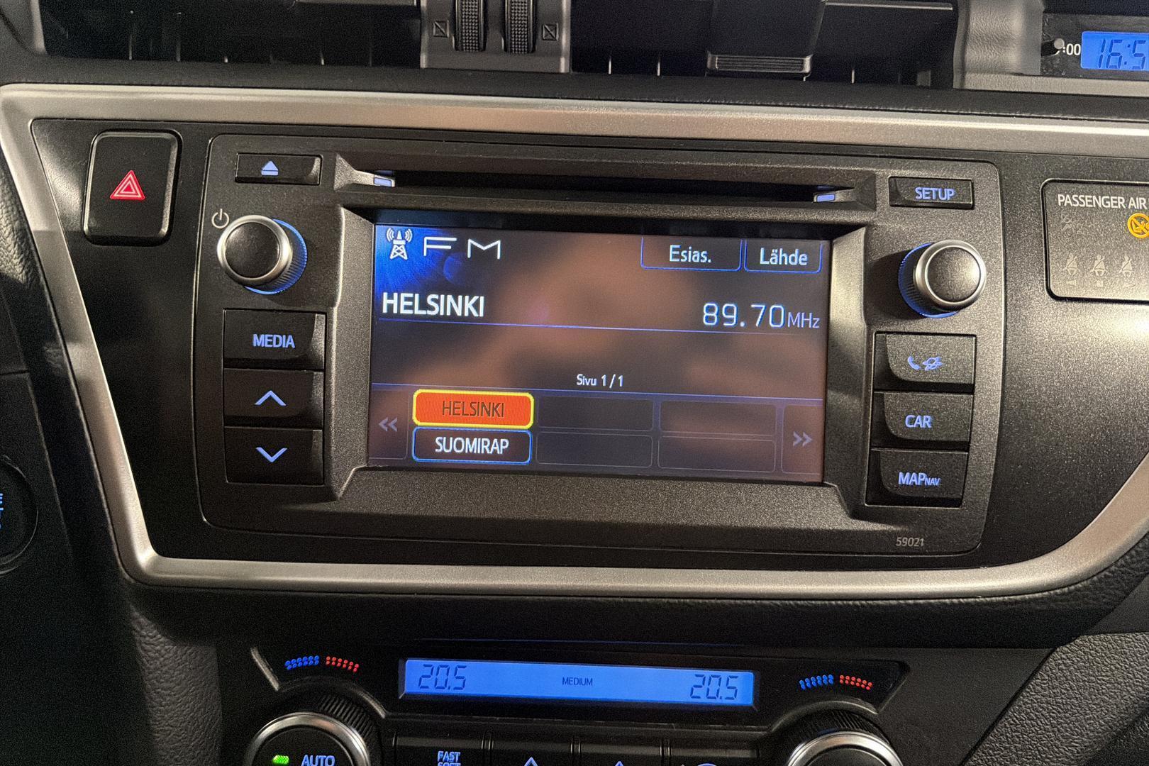 TOYOTA Auris 2013