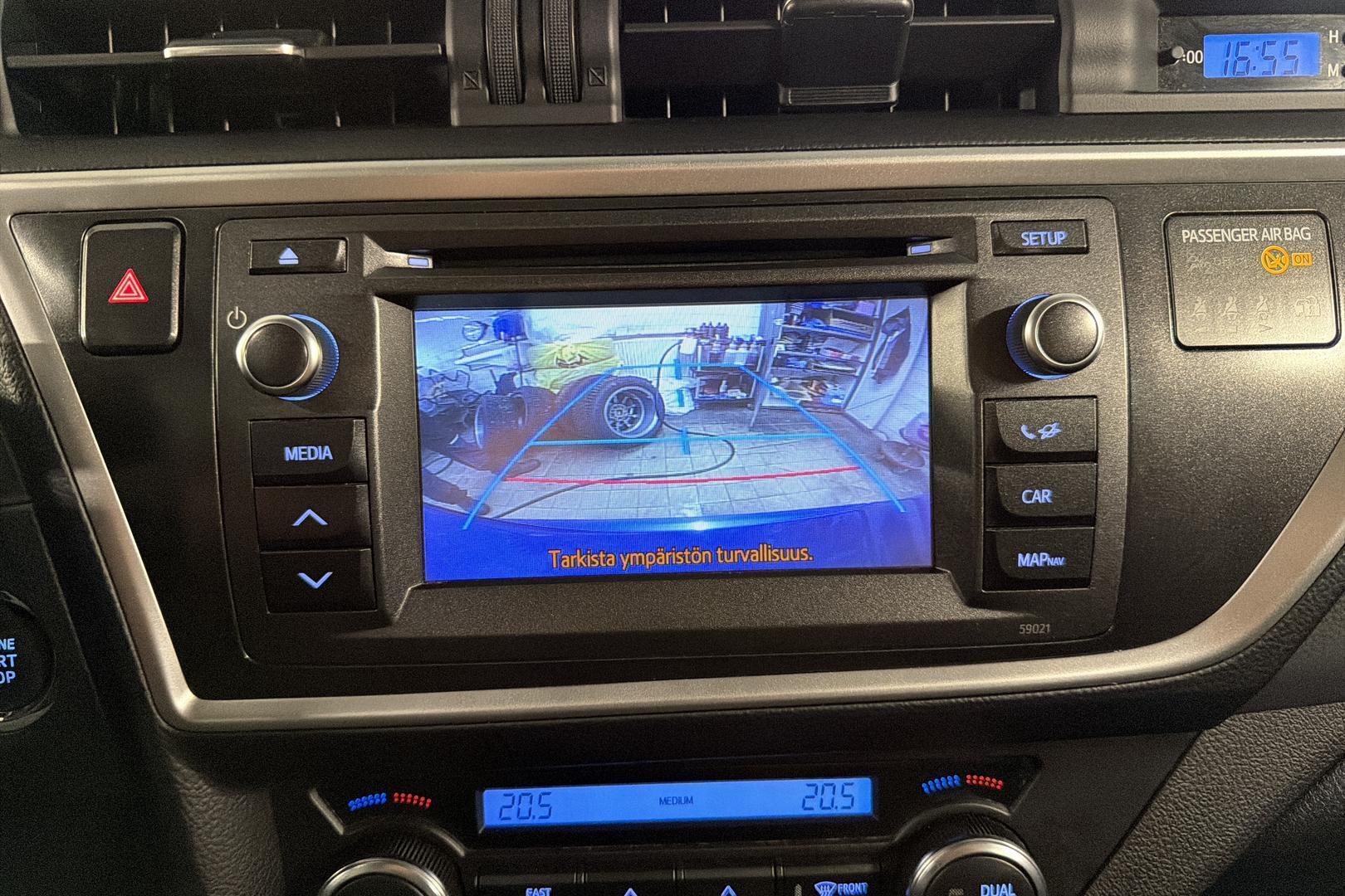 TOYOTA Auris 2013