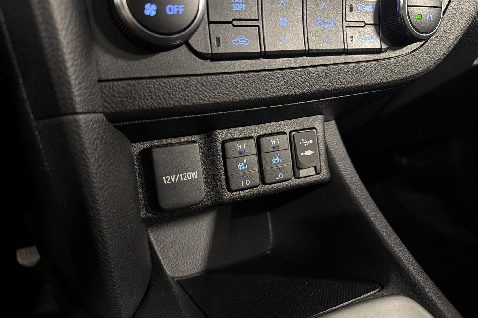 TOYOTA Auris 2013