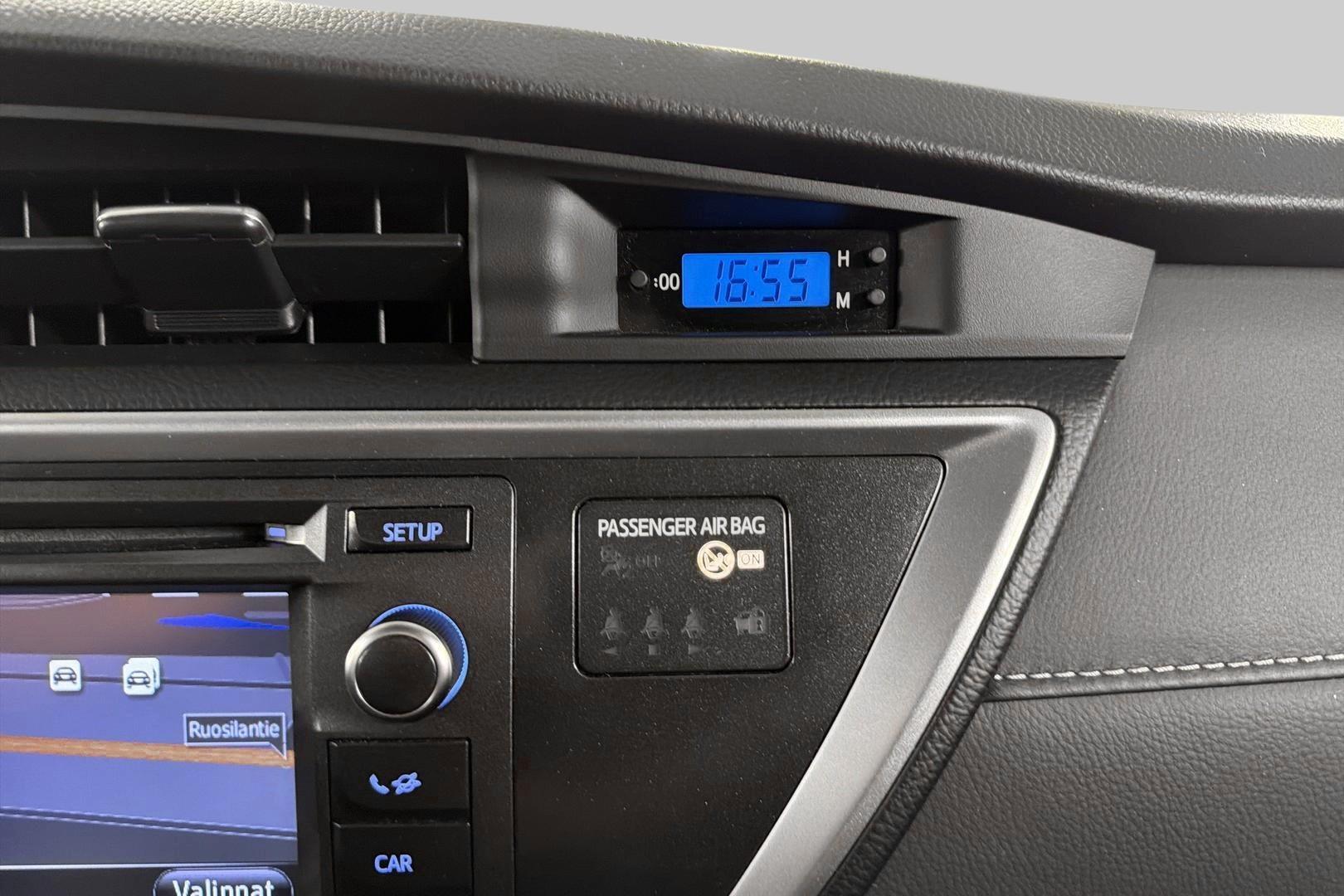 TOYOTA Auris 2013