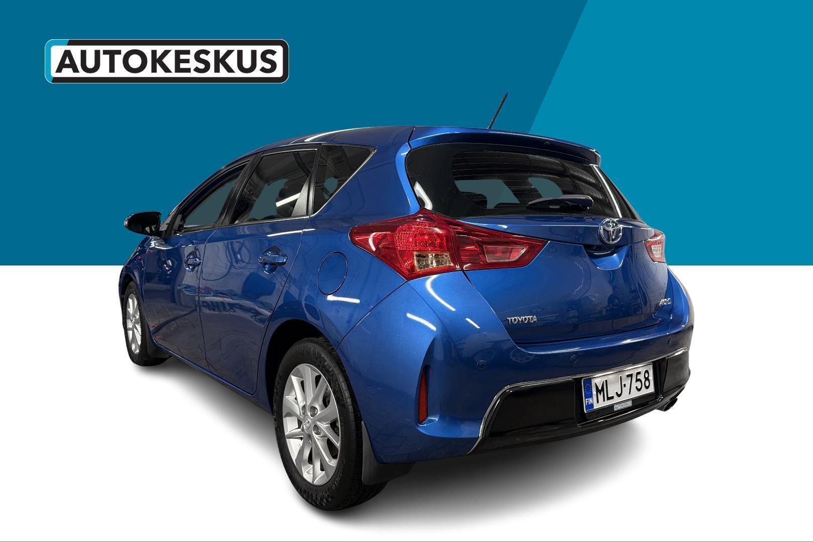 TOYOTA Auris 2013
