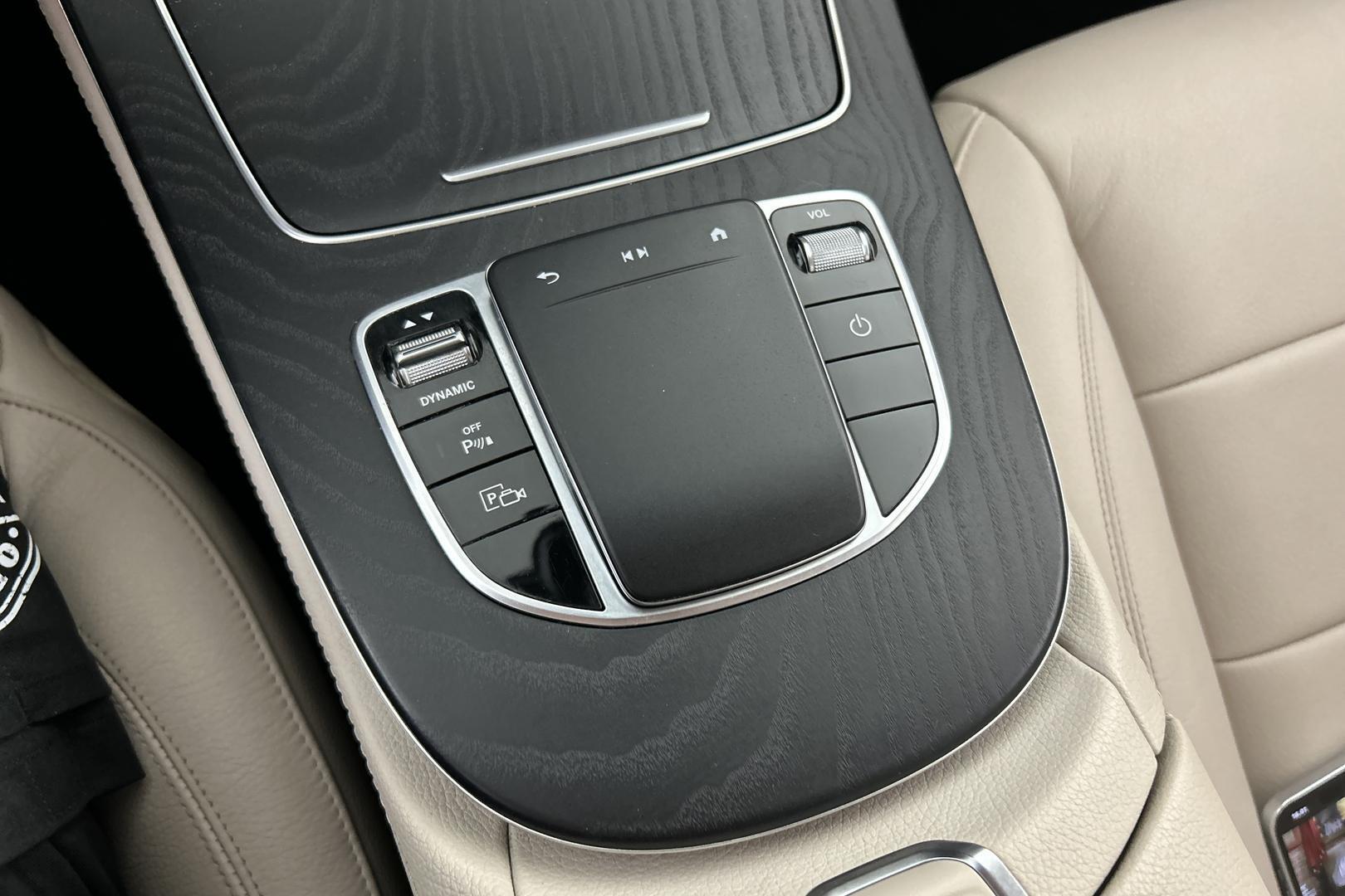 MERCEDES-BENZ E 2023