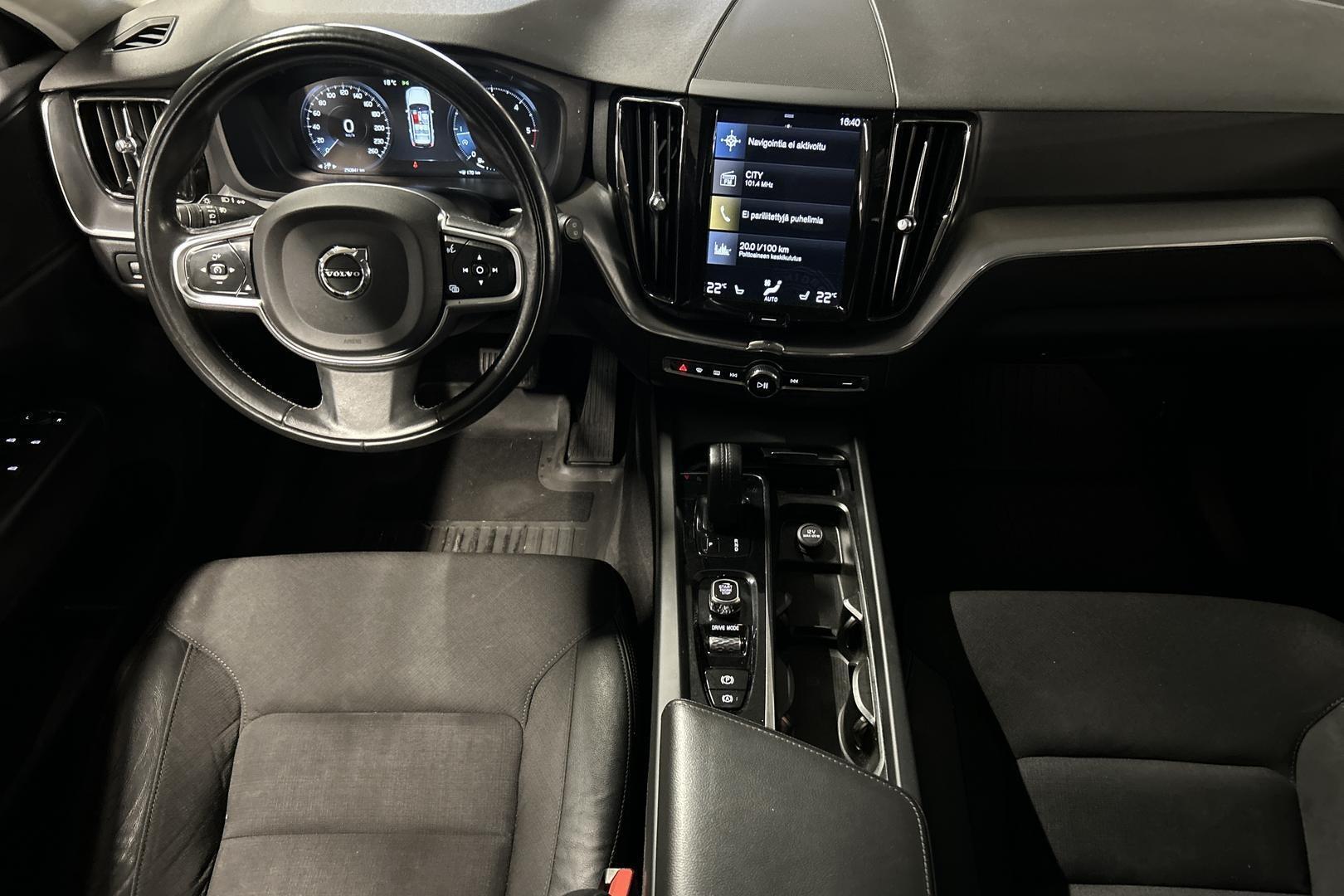 VOLVO XC60 2020