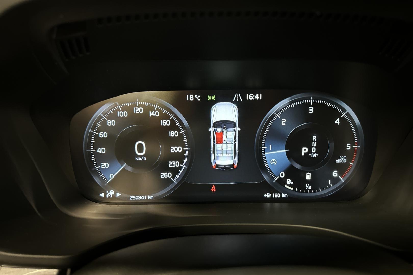 VOLVO XC60 2020