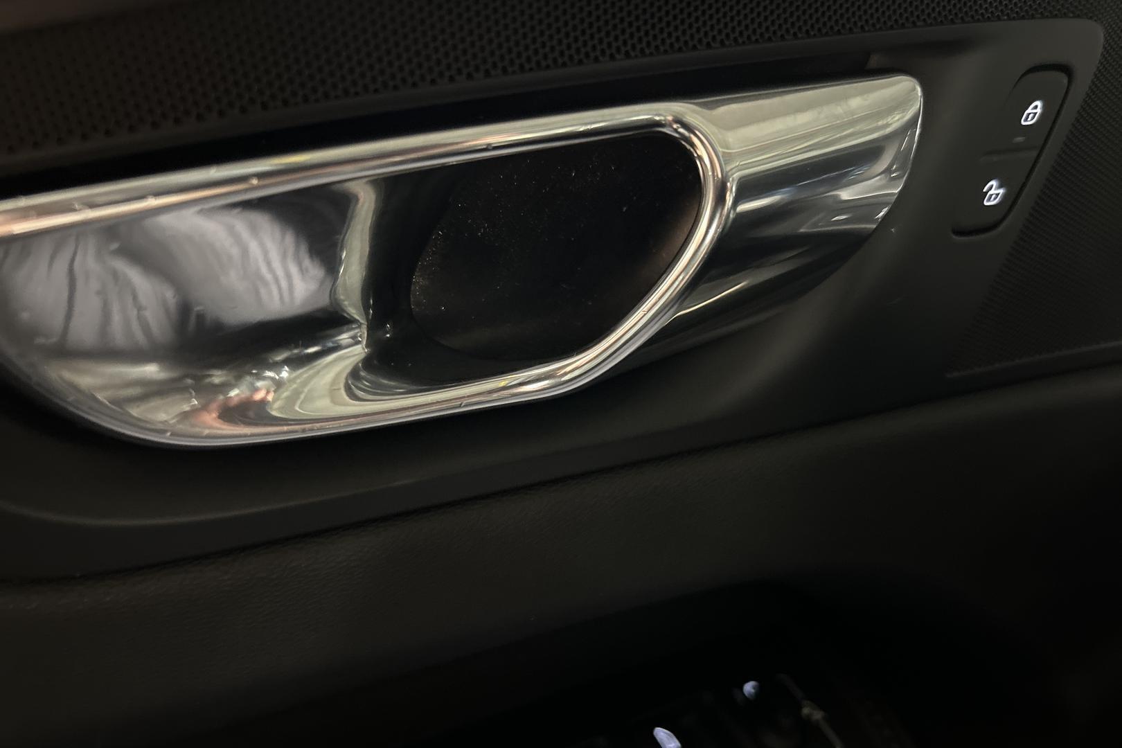VOLVO XC60 2020