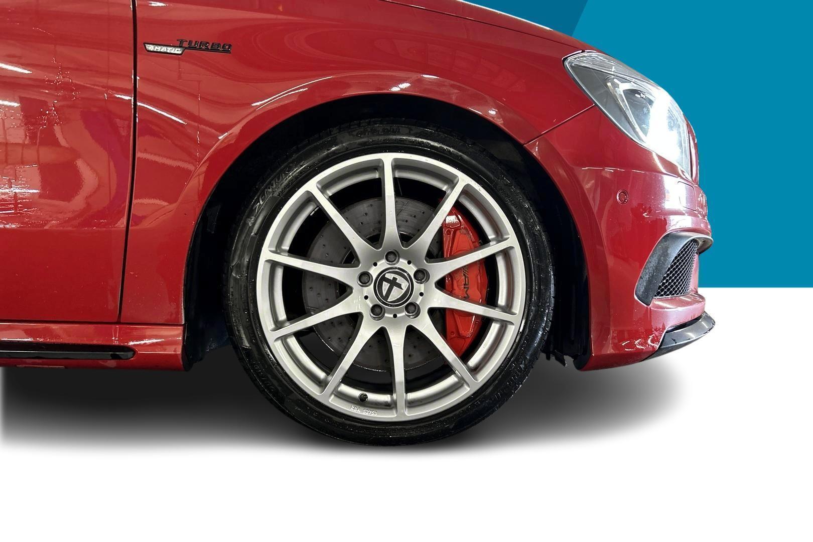 MERCEDES-BENZ A 45 AMG 2015