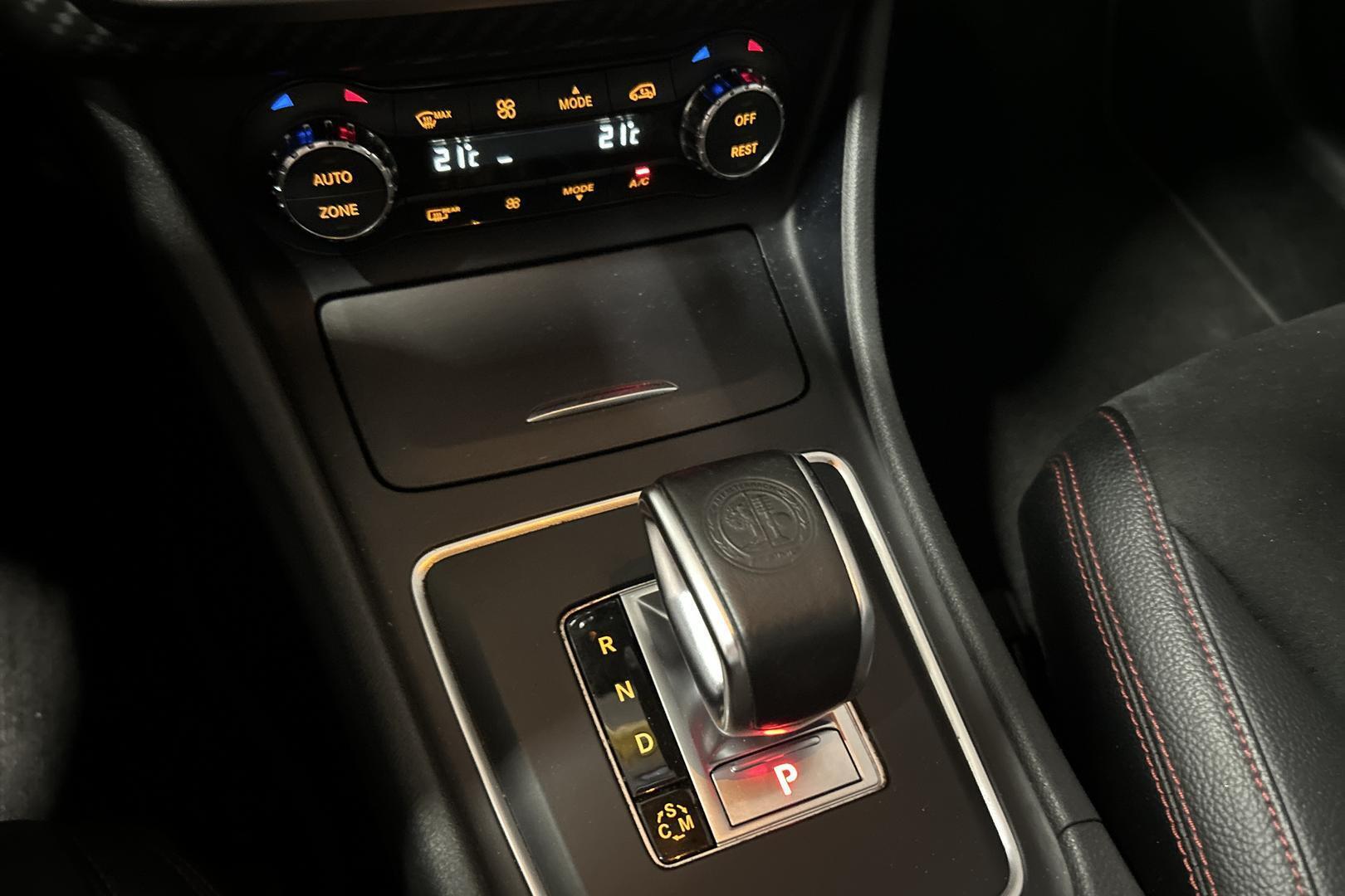 MERCEDES-BENZ A 45 AMG 2015