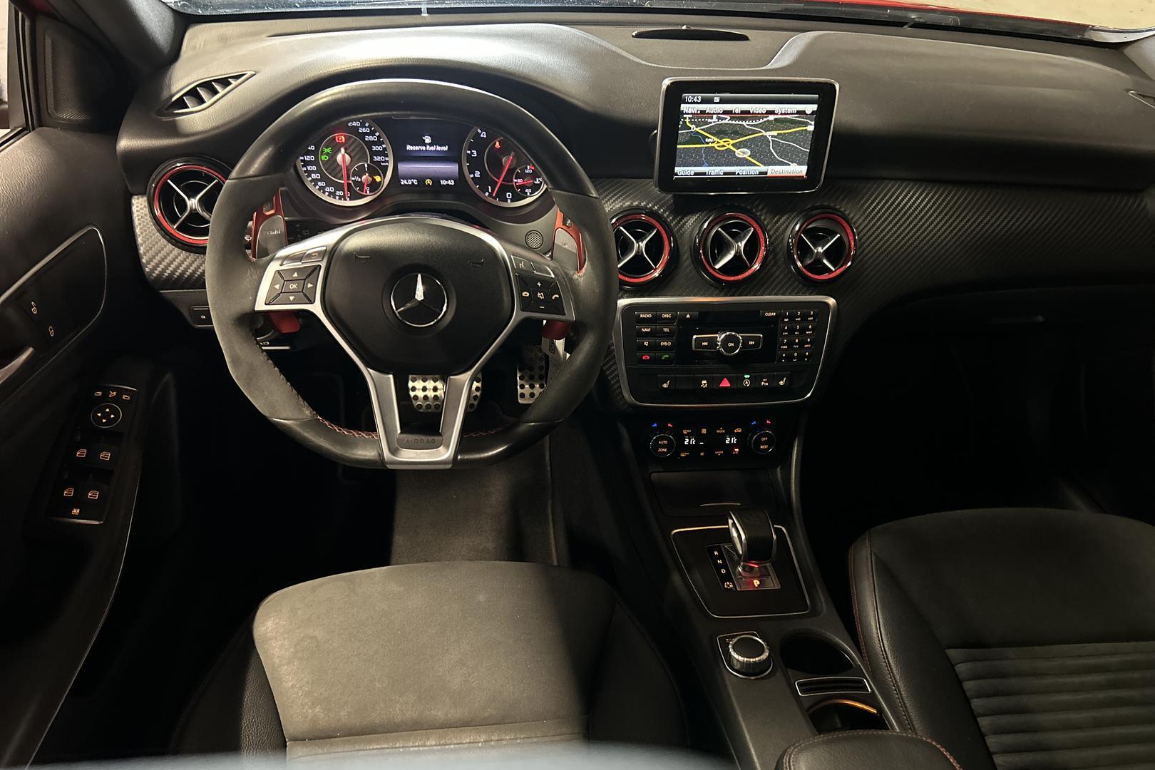 MERCEDES-BENZ A 45 AMG 2015