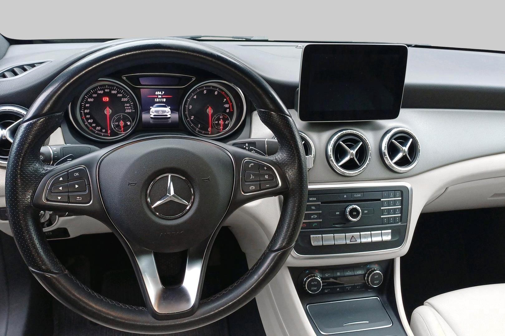MERCEDES-BENZ CLA 2017