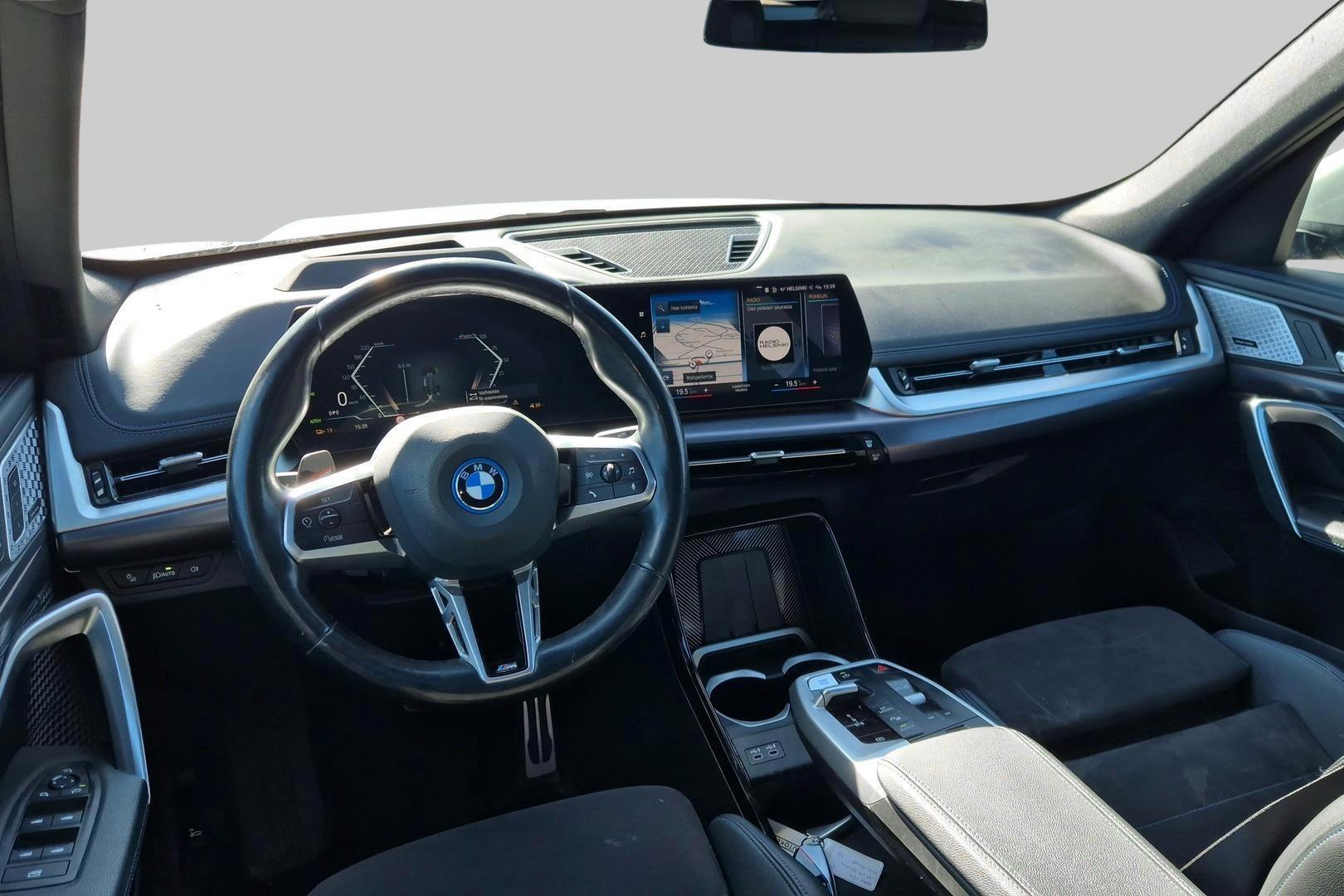 BMW iX1 2024