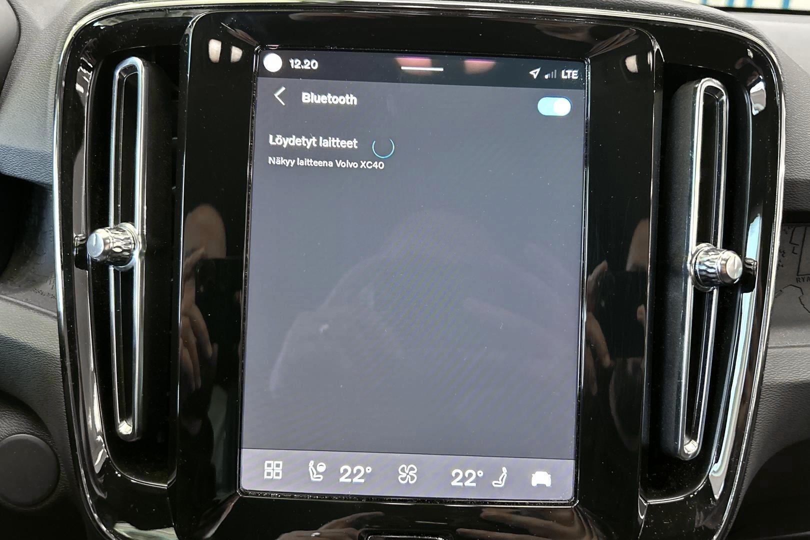 VOLVO XC40 2024
