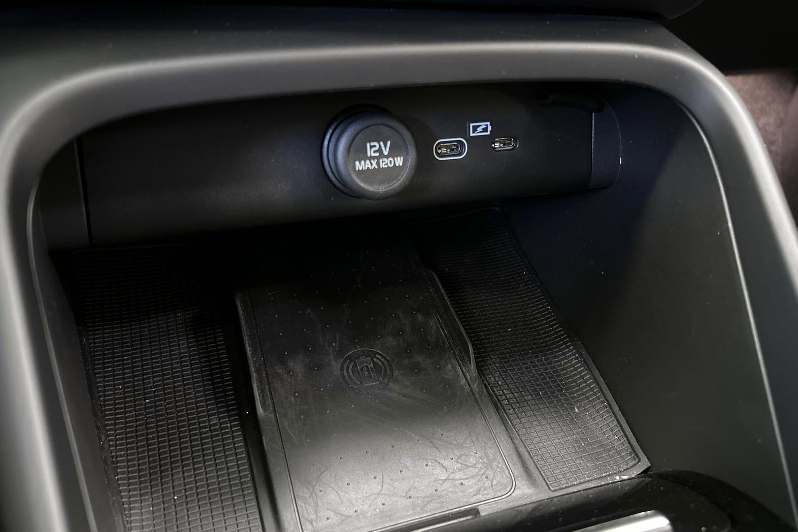 VOLVO XC40 2024