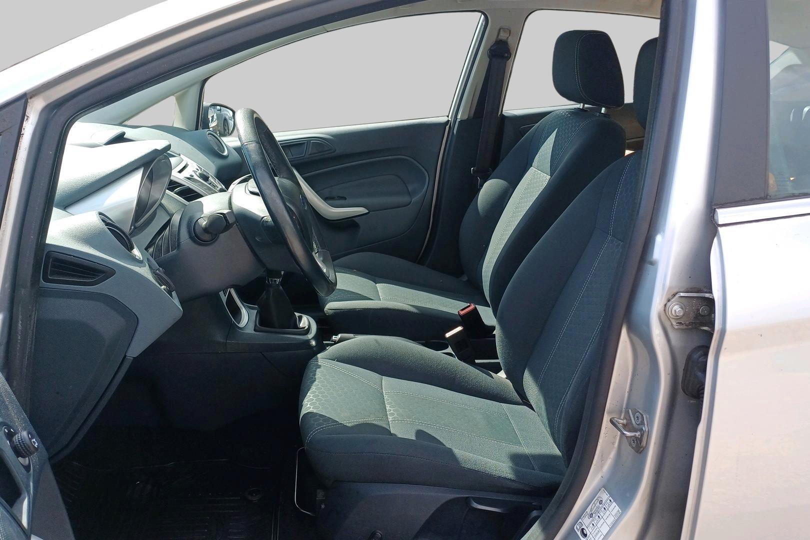 FORD Fiesta 2010