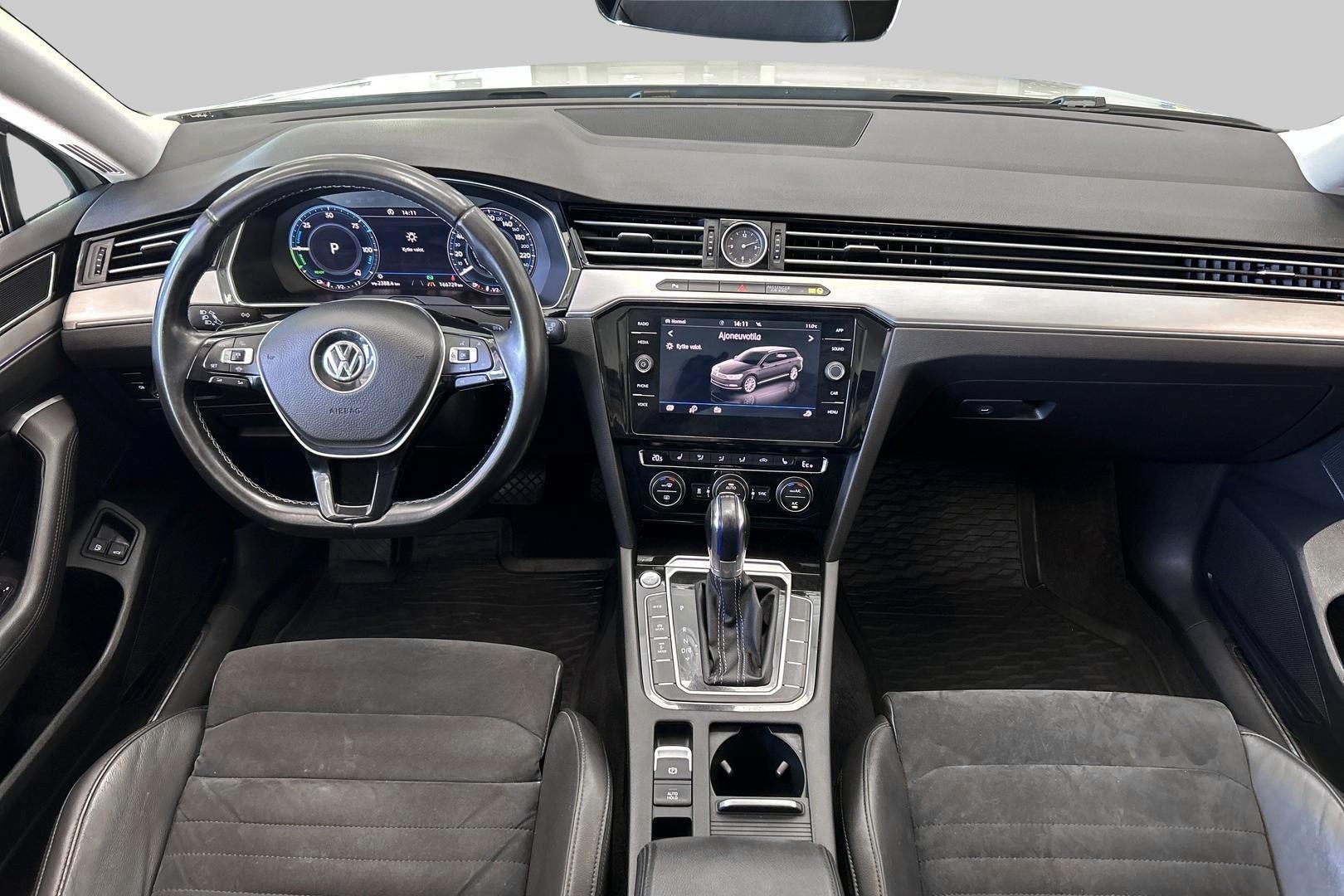 VOLKSWAGEN Passat 2019