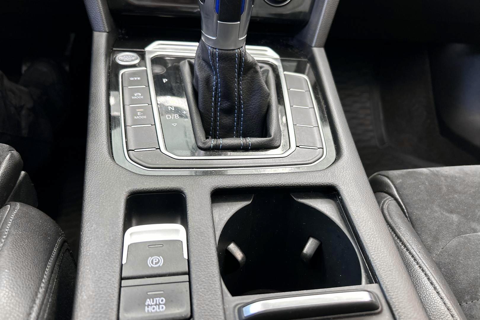 VOLKSWAGEN Passat 2019