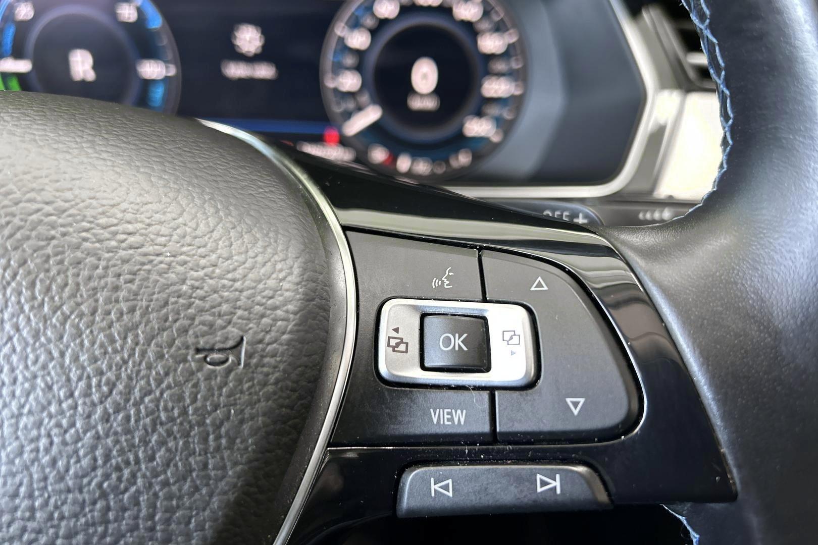 VOLKSWAGEN Passat 2019
