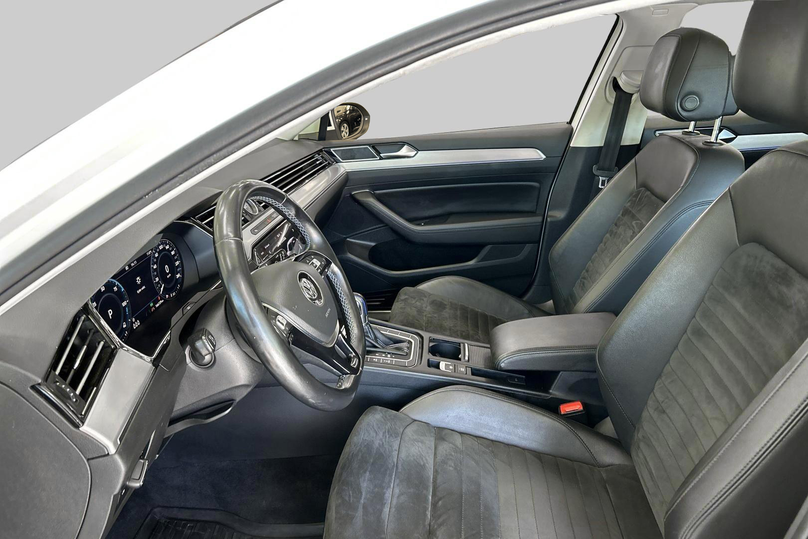 VOLKSWAGEN Passat 2019