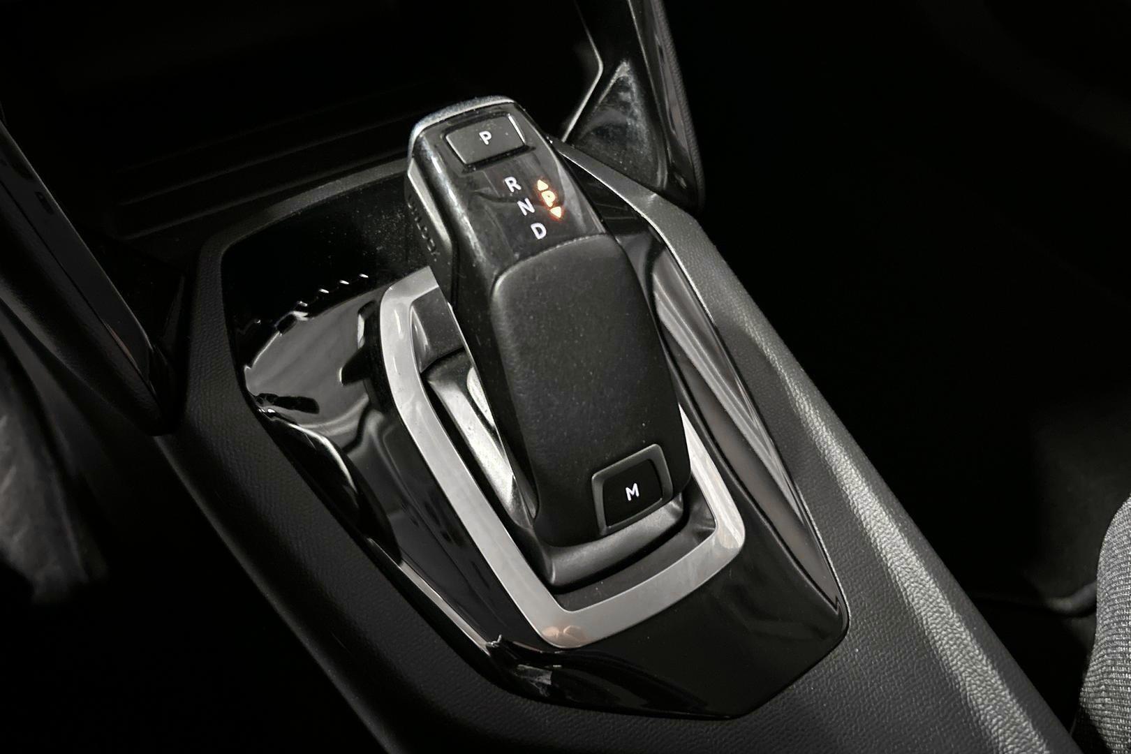 PEUGEOT 2008 2021