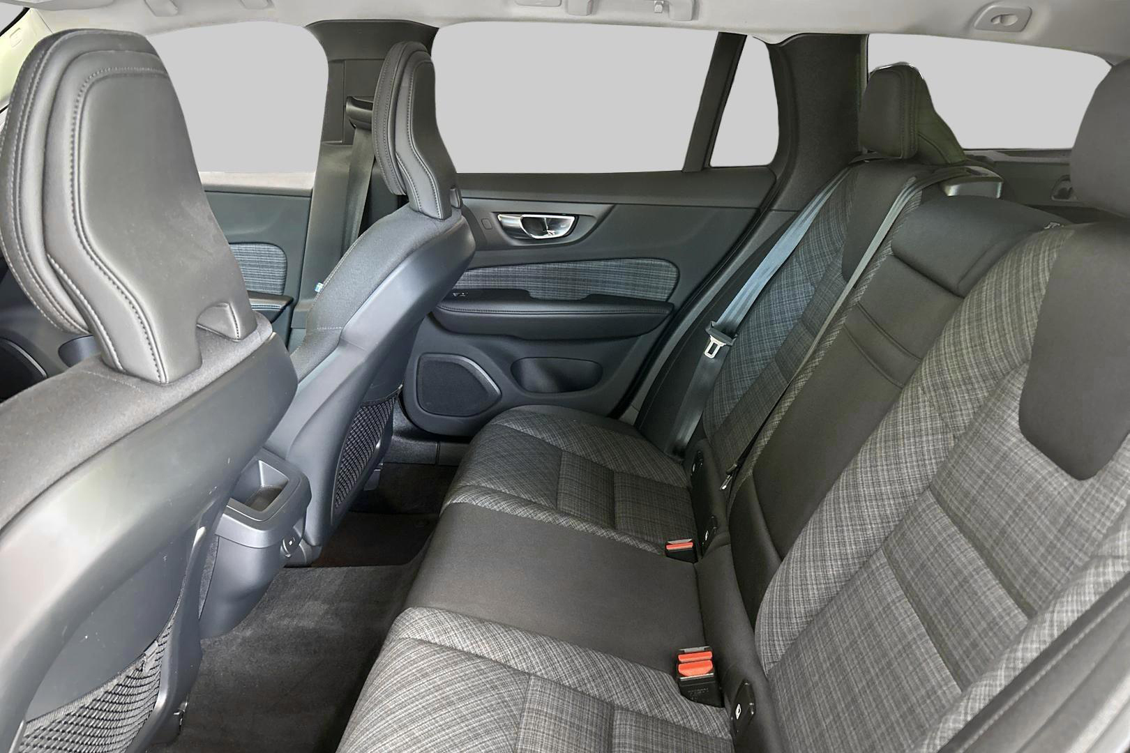 VOLVO V60 2023