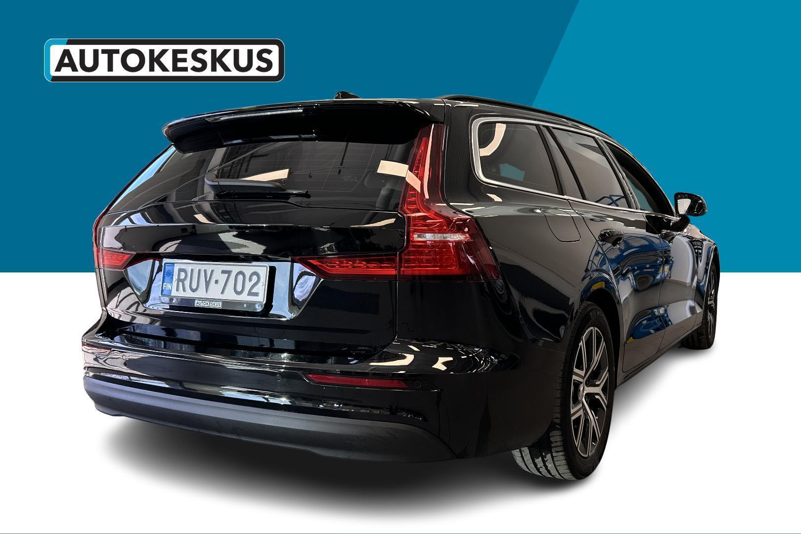 VOLVO V60 2023