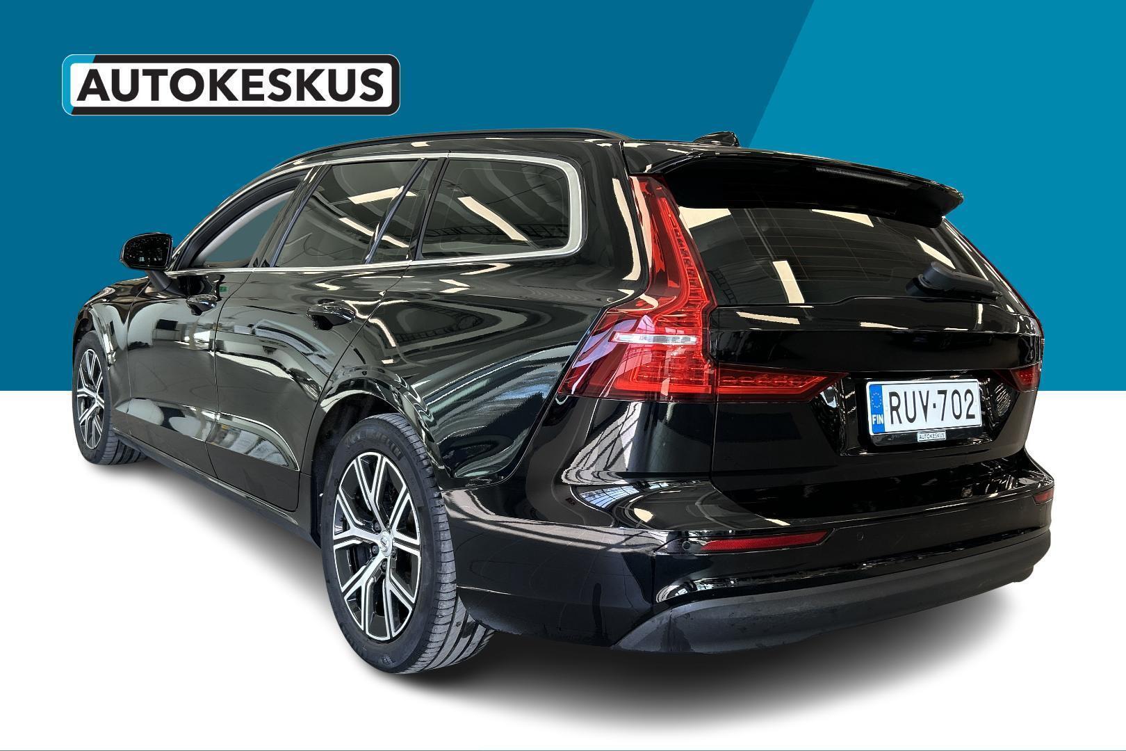 VOLVO V60 2023
