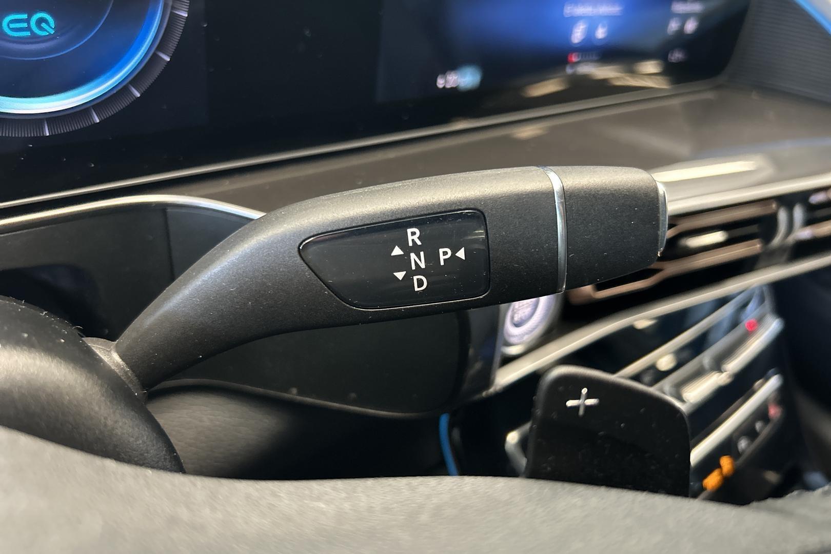 MERCEDES-BENZ EQC 2020