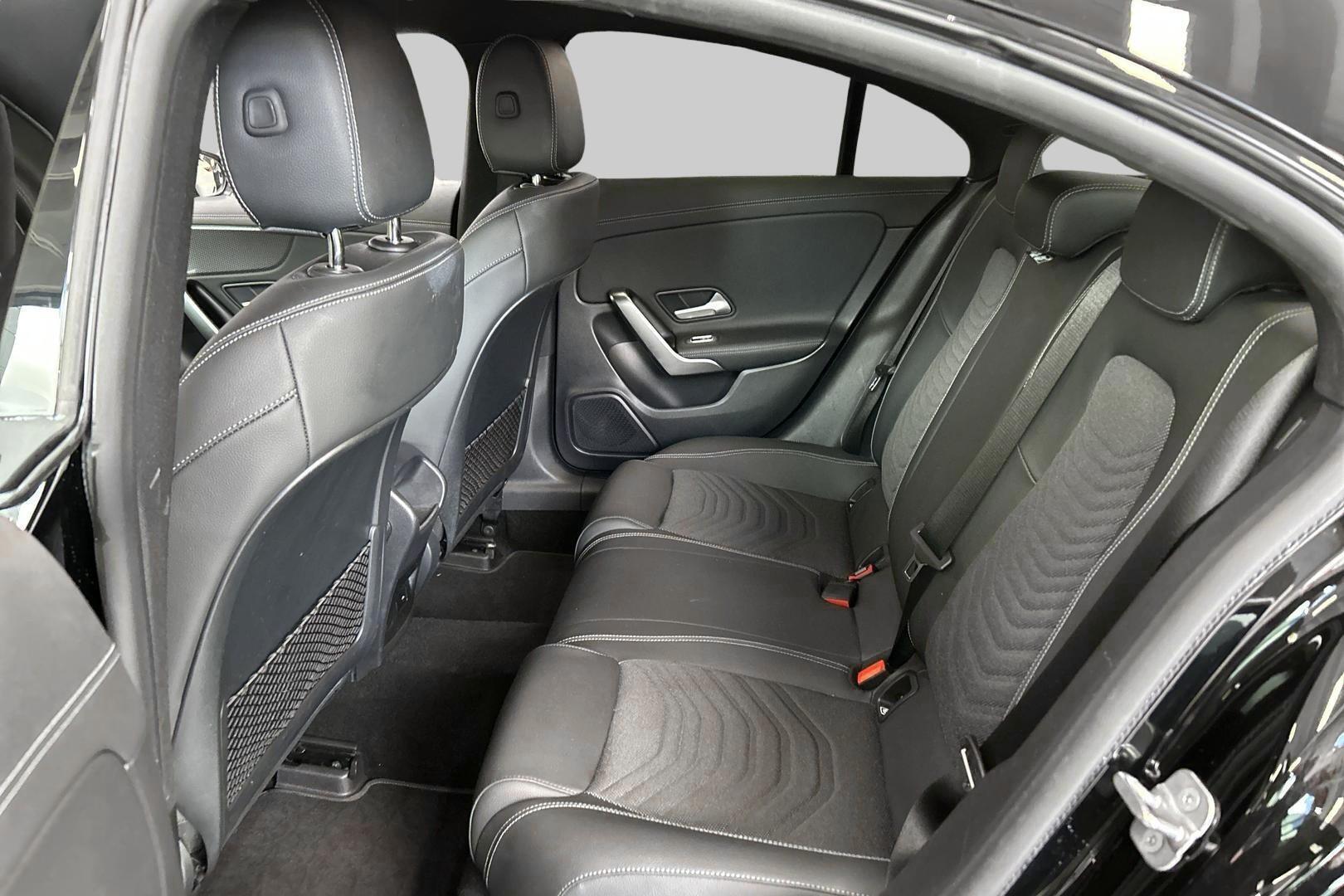 MERCEDES-BENZ CLA 2023